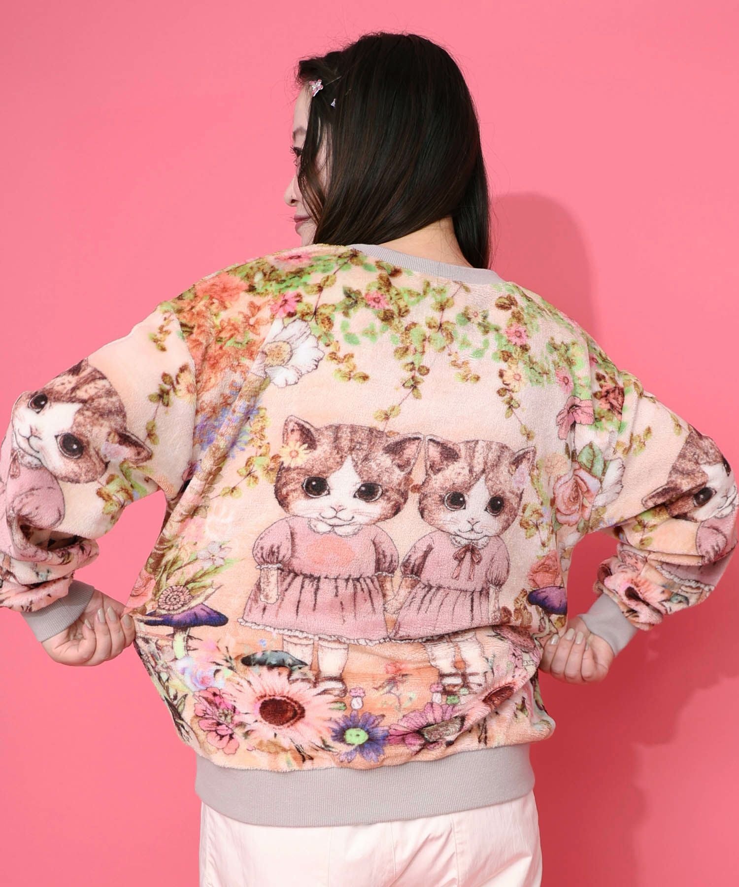 153737：ネコ姉妹の秘密の花園 双面フランネルプルオーバーの通販-ScoLar