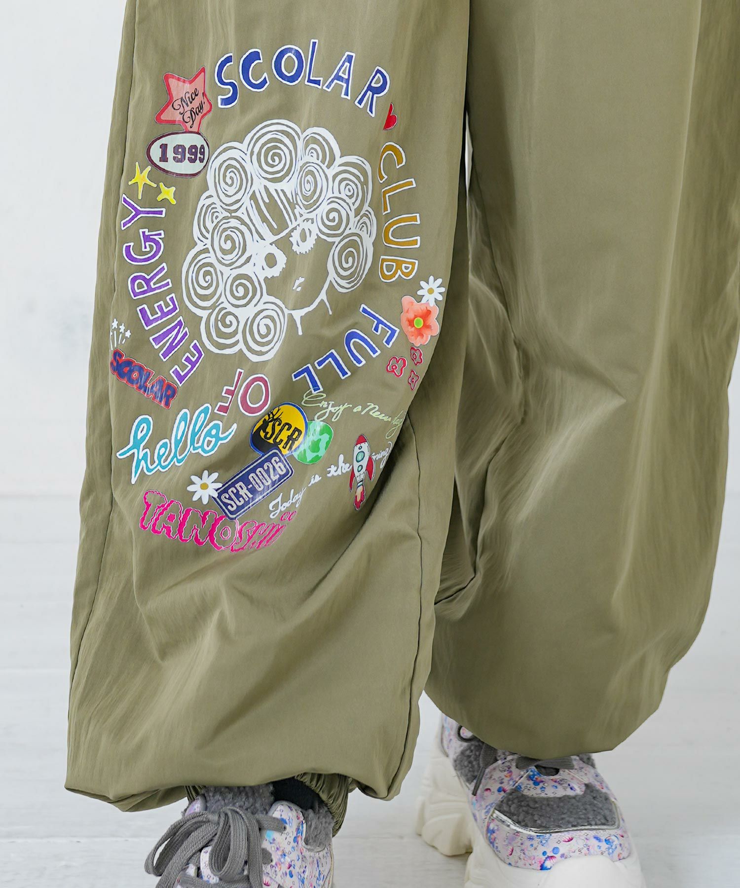 153718：ポップ柄裏フリースあったかナイロンパンツの通販-ScoLar