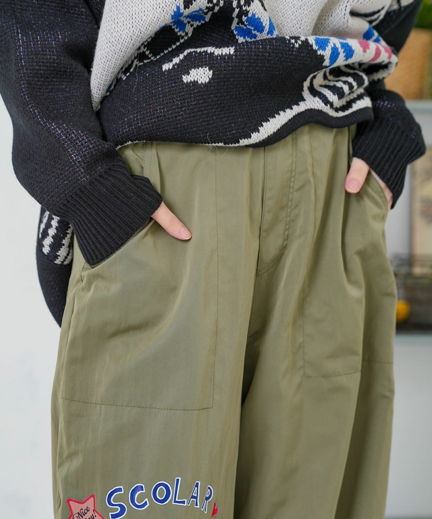 153718：ポップ柄裏フリースあったかナイロンパンツの通販-ScoLar