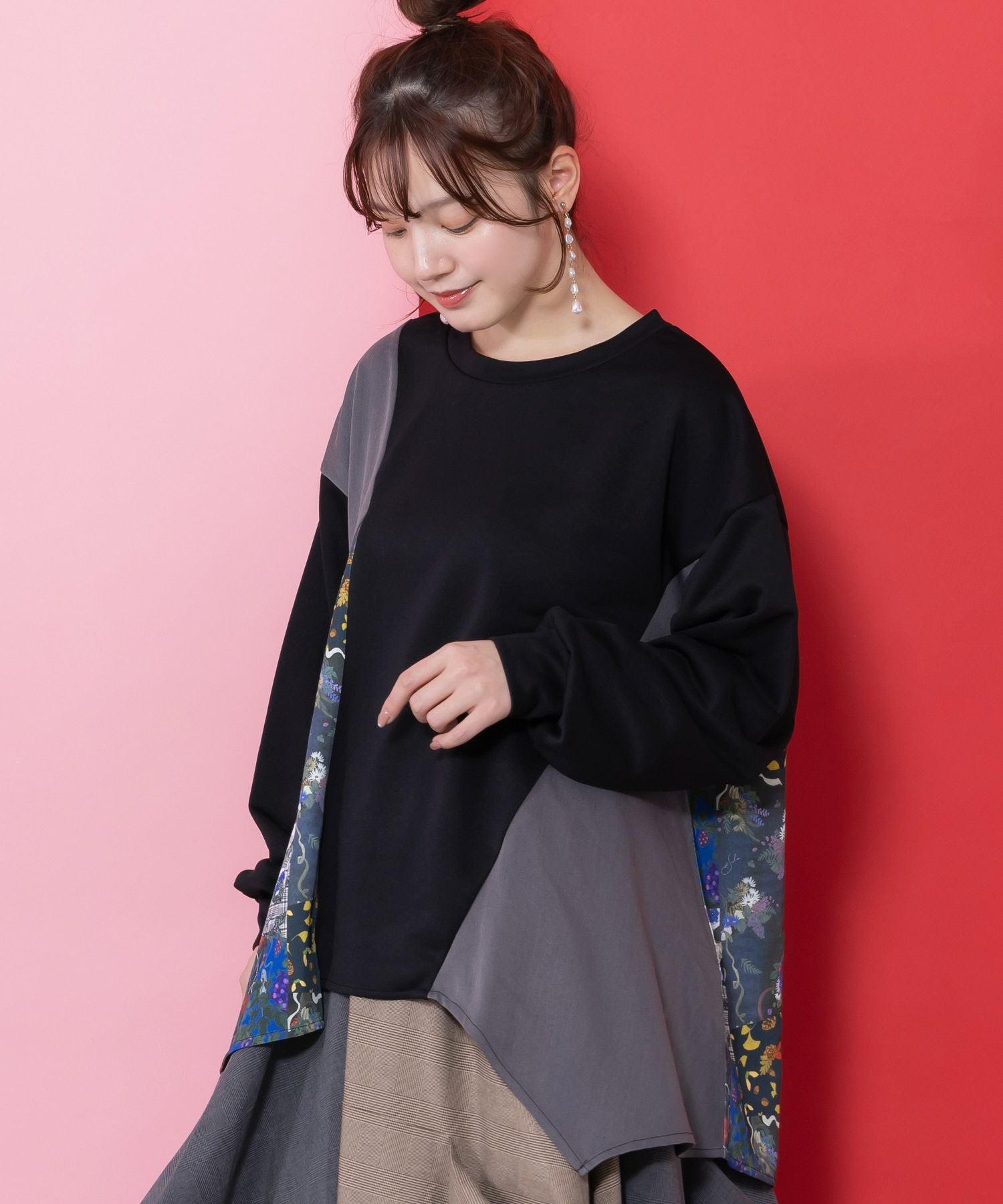 553265：花蝶柄×無地リメイク風 異素材切替プルオーバーの通販-ScoLar