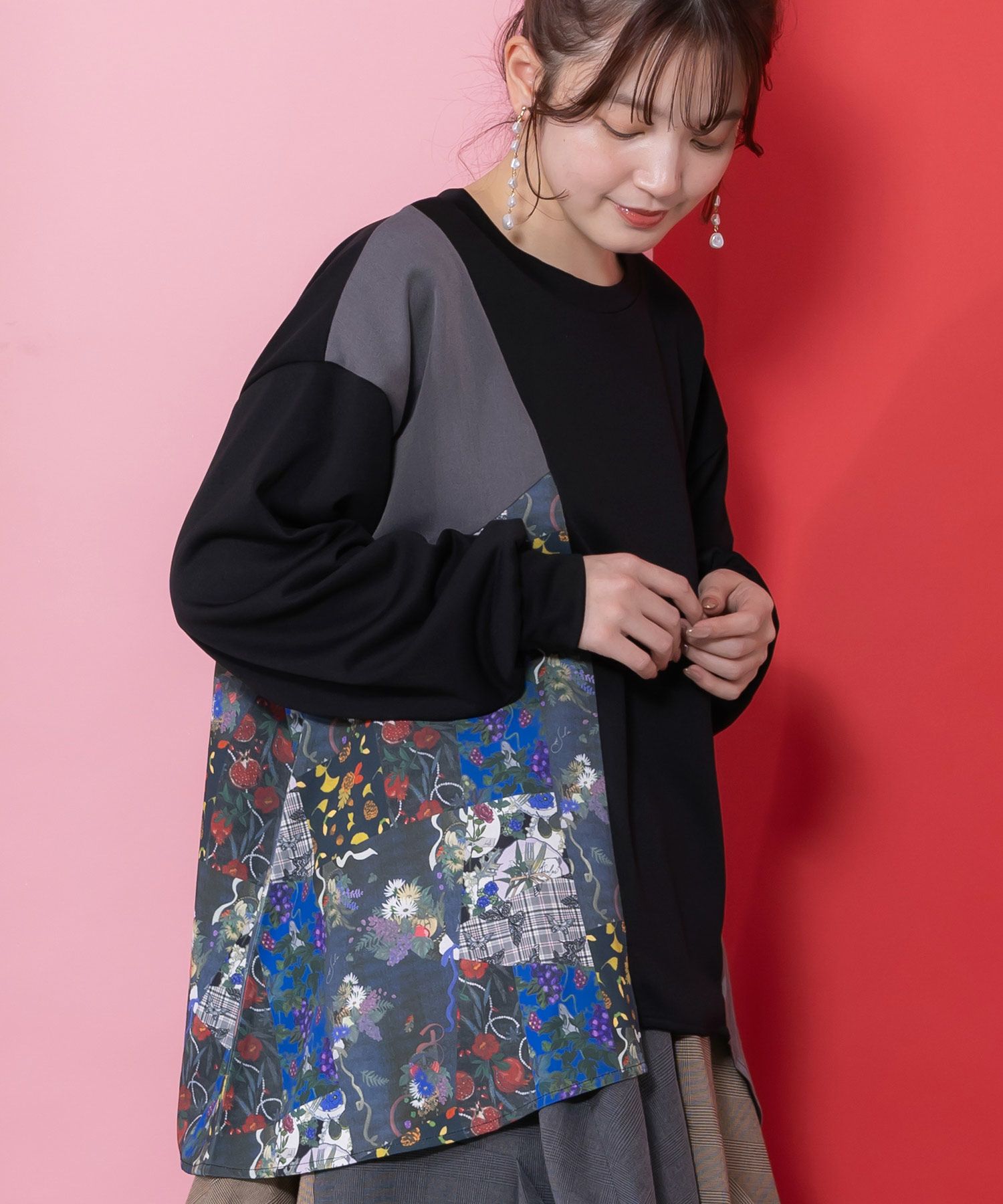 553265：花蝶柄×無地リメイク風 異素材切替プルオーバーの通販-ScoLar