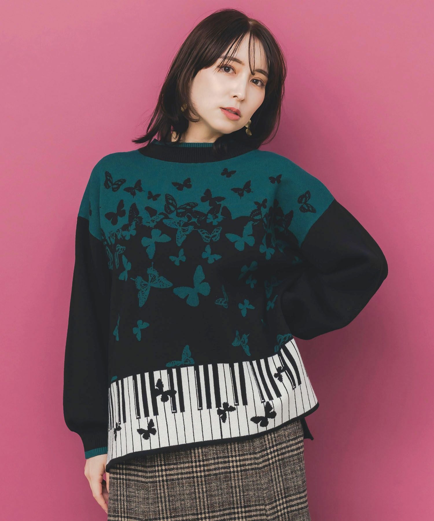 553262：ピアノ×蝶柄バイカラーニットプルオーバーの通販-ScoLar