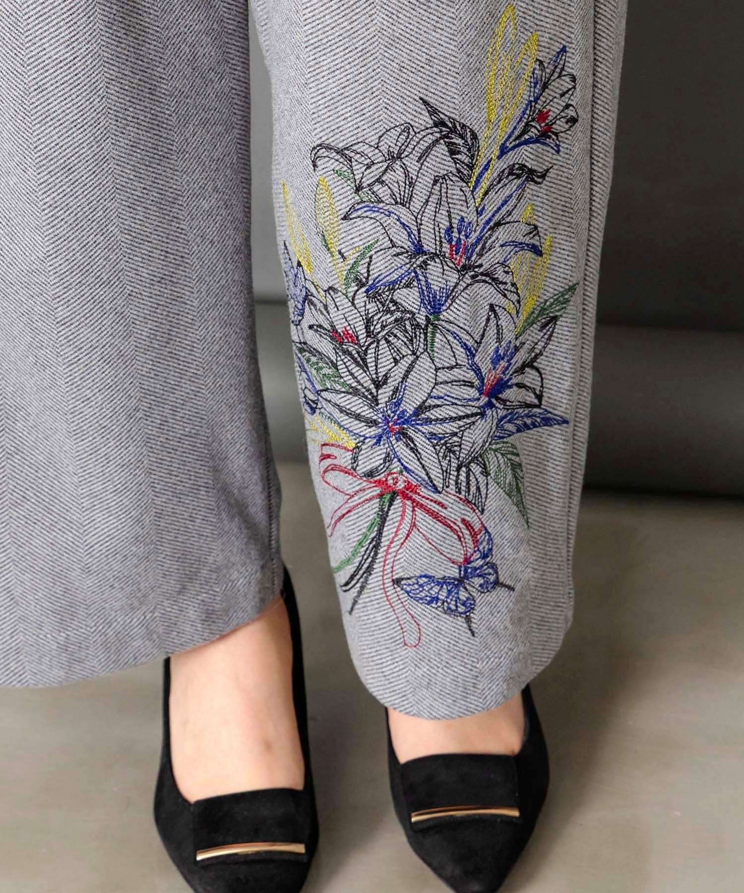 553280：異素材切替×花束刺繍パンツの通販-ScoLar