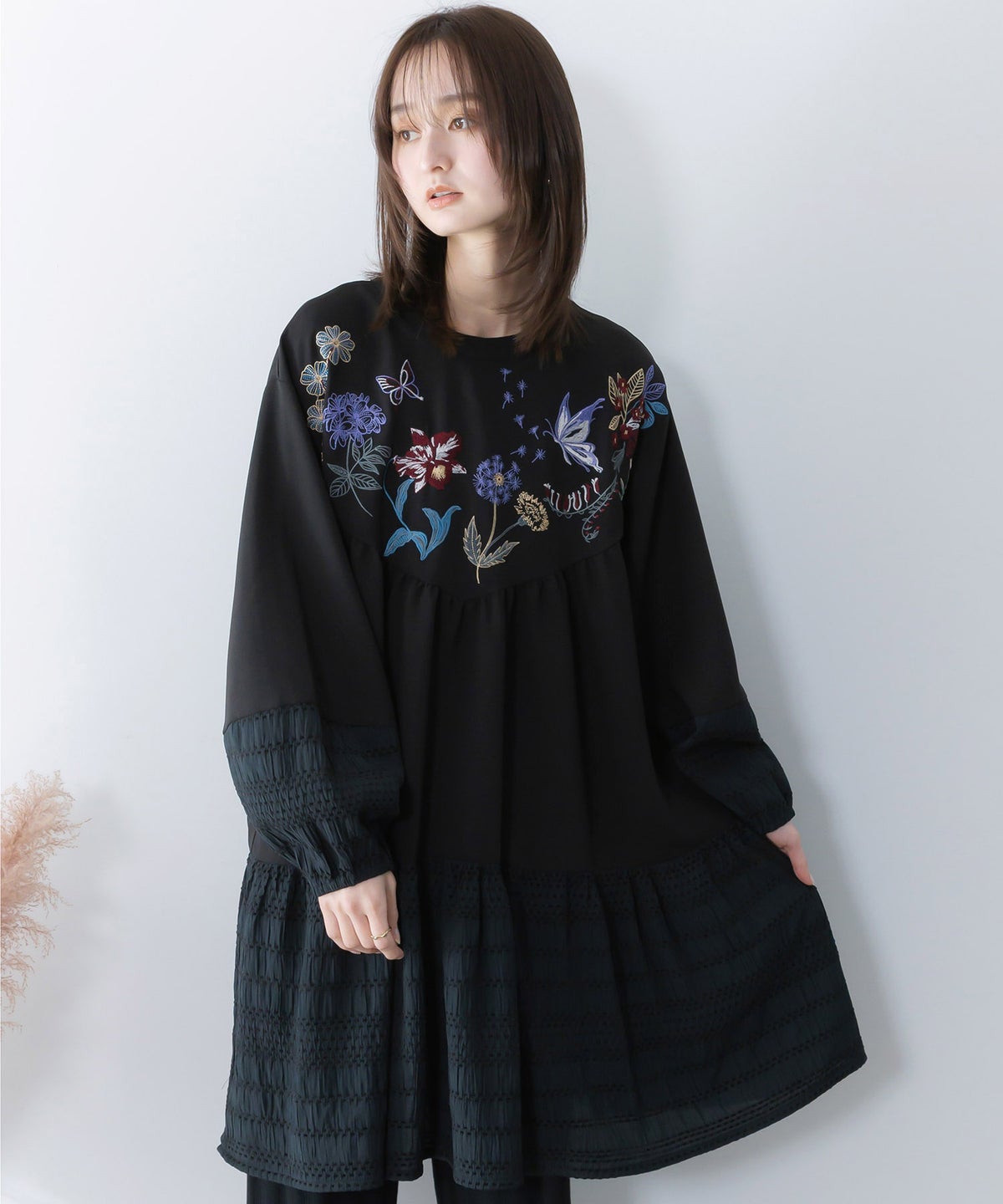 花蝶刺繍シャーリング生地ティアード風ワンピース-2