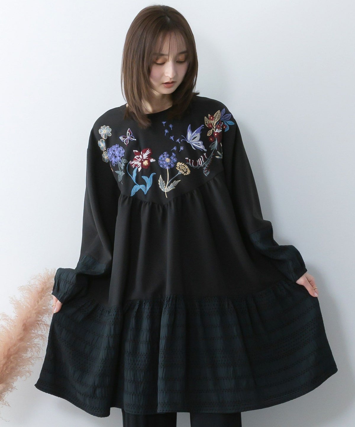 花蝶刺繍シャーリング生地ティアード風ワンピース-3