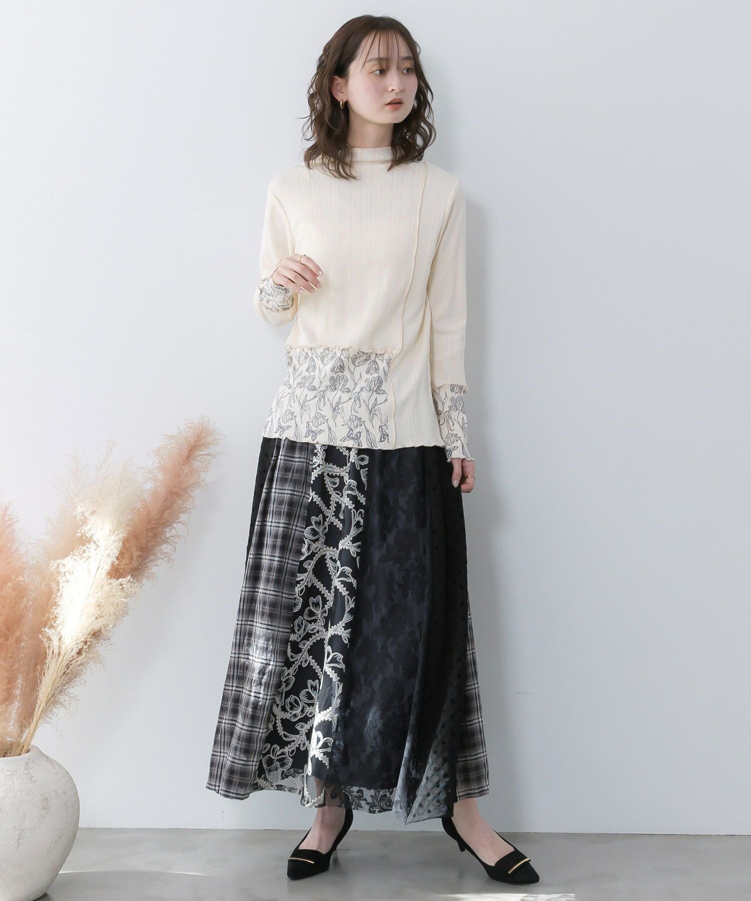 561204：花蝶柄テレコ素材メロウ入りインナーの通販-ScoLar