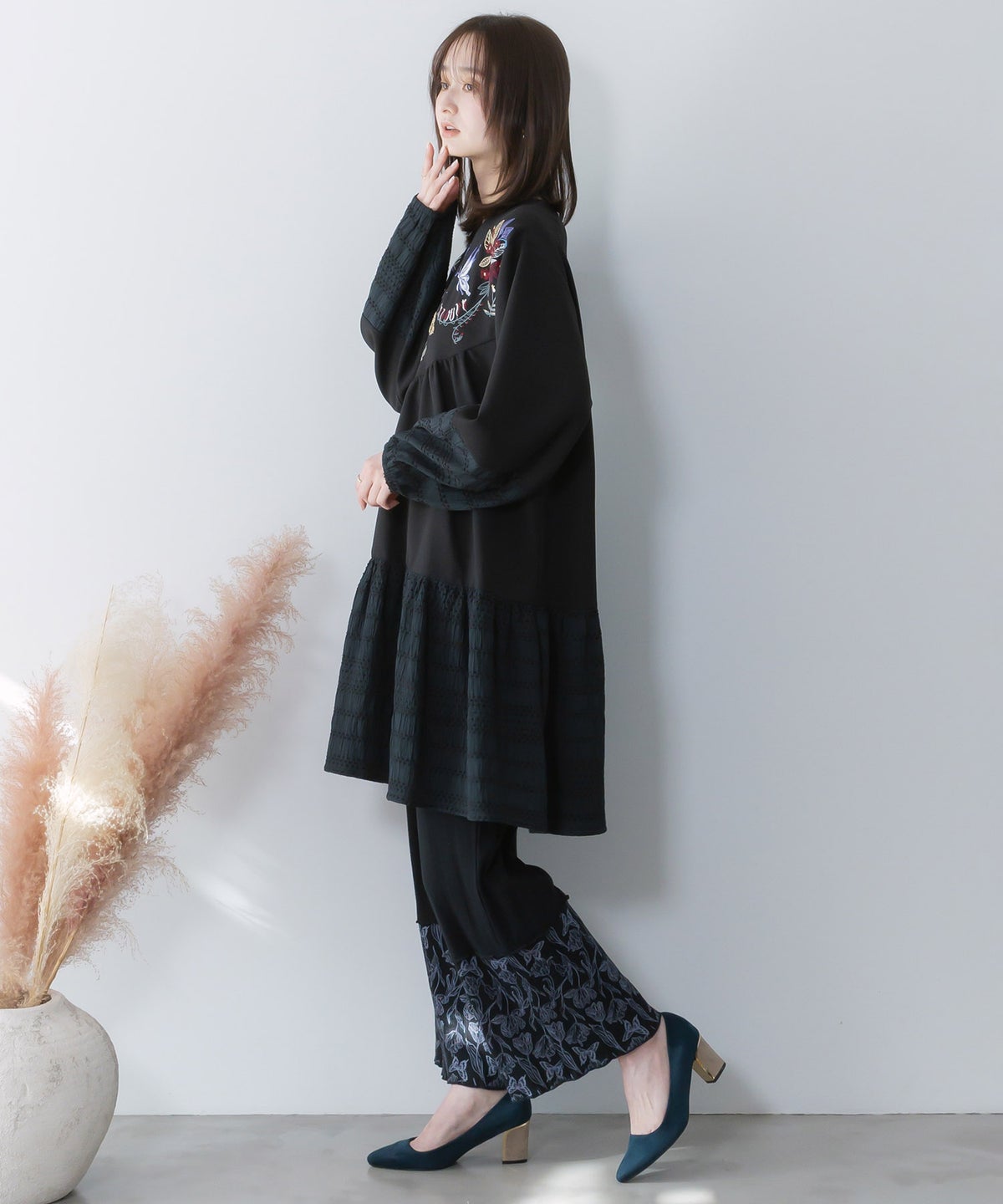 花蝶柄テレコ素材メロウ入りパンツ-4