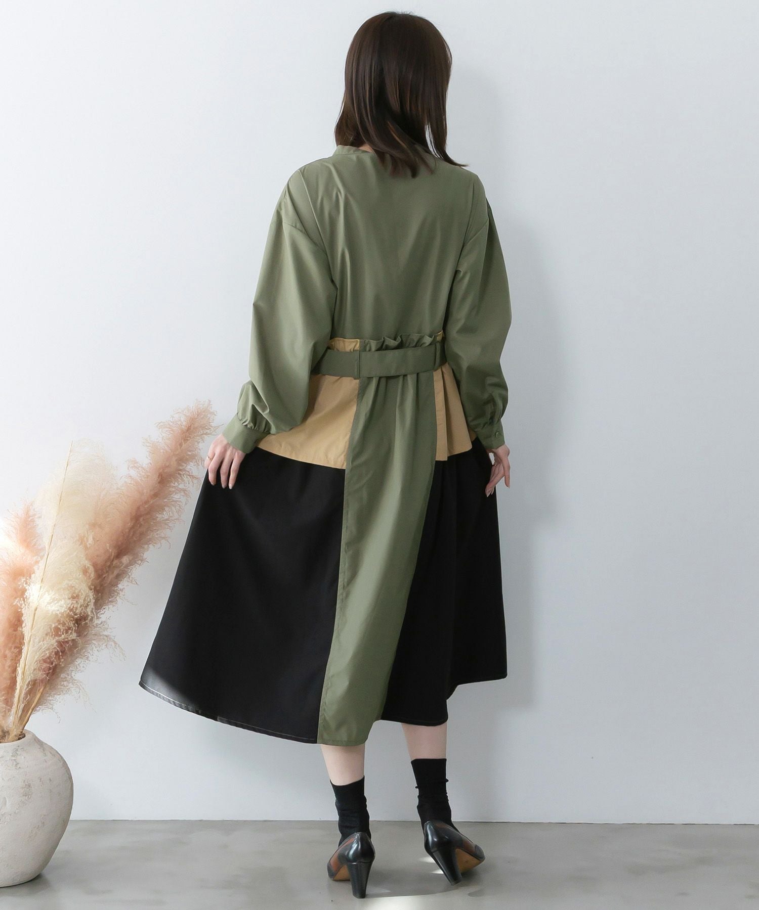 561201：花刺繍トレンチコート風 異素材切替ワンピースの通販-ScoLar