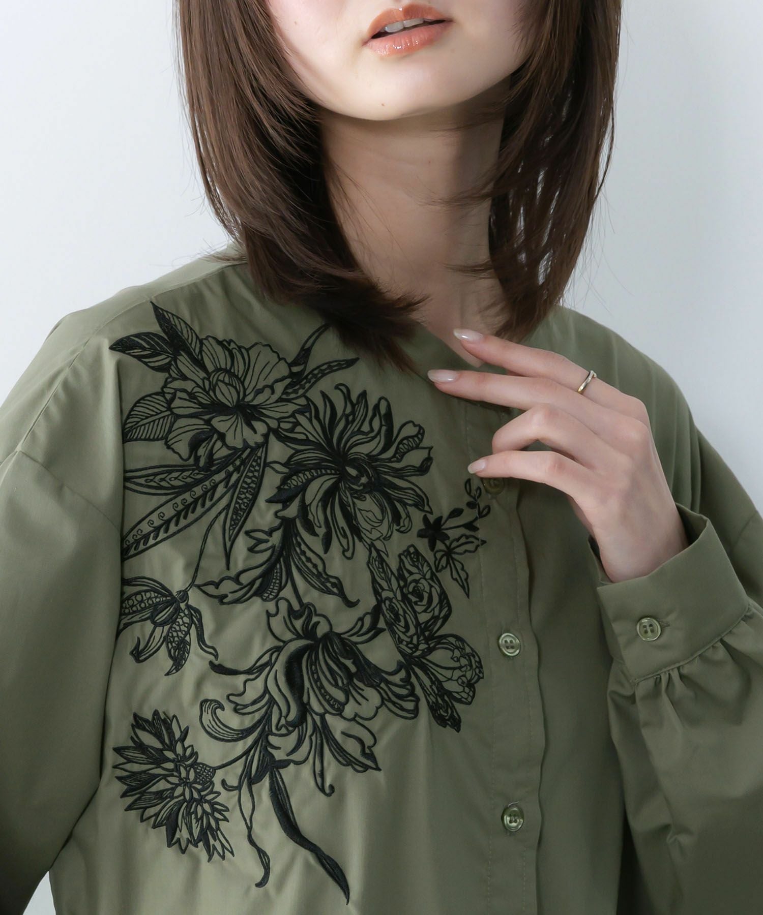 561201：花刺繍トレンチコート風 異素材切替ワンピースの通販-ScoLar