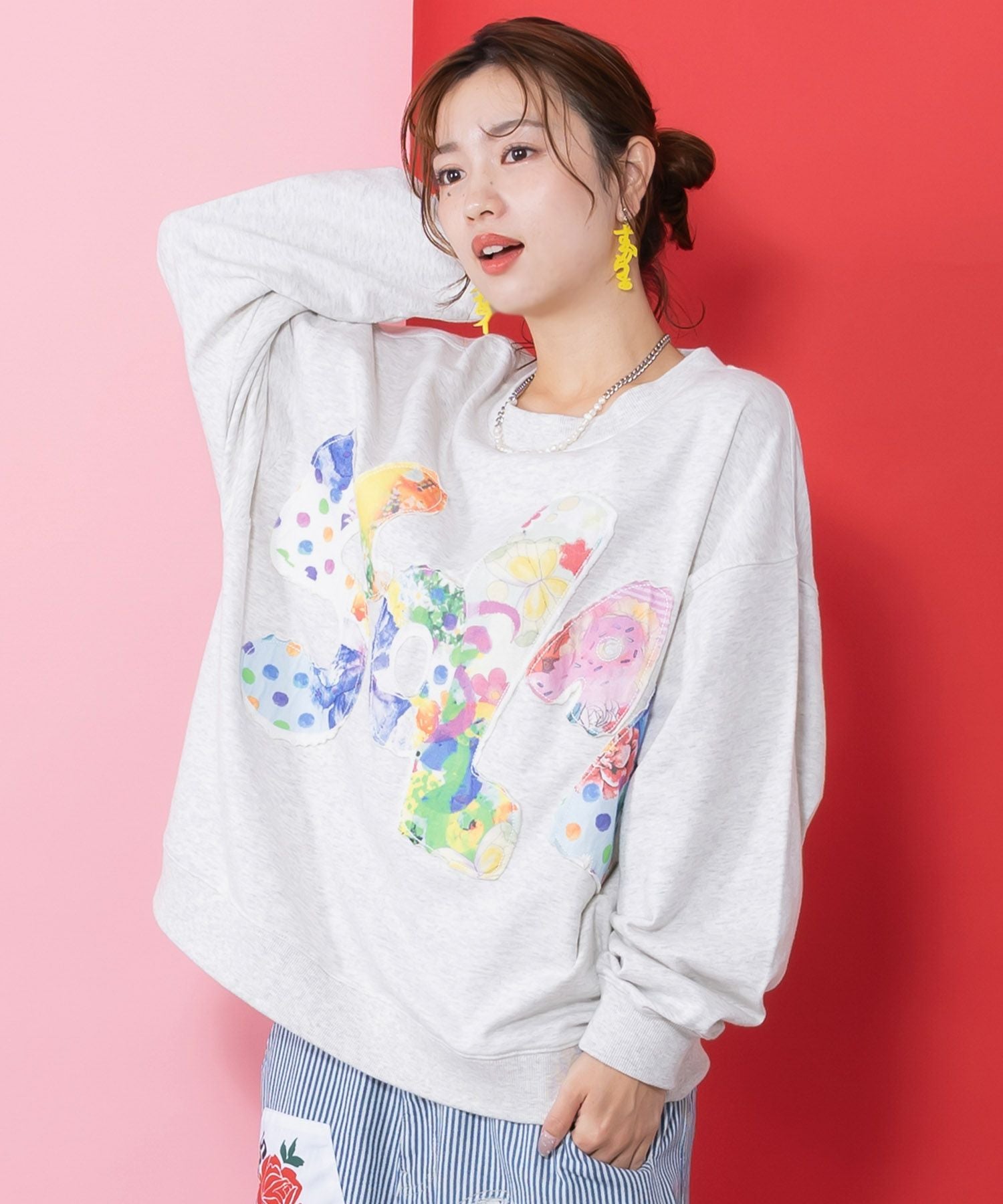 161618：スカラー総柄ロゴアップリケ裏毛プルオーバーの通販-ScoLar