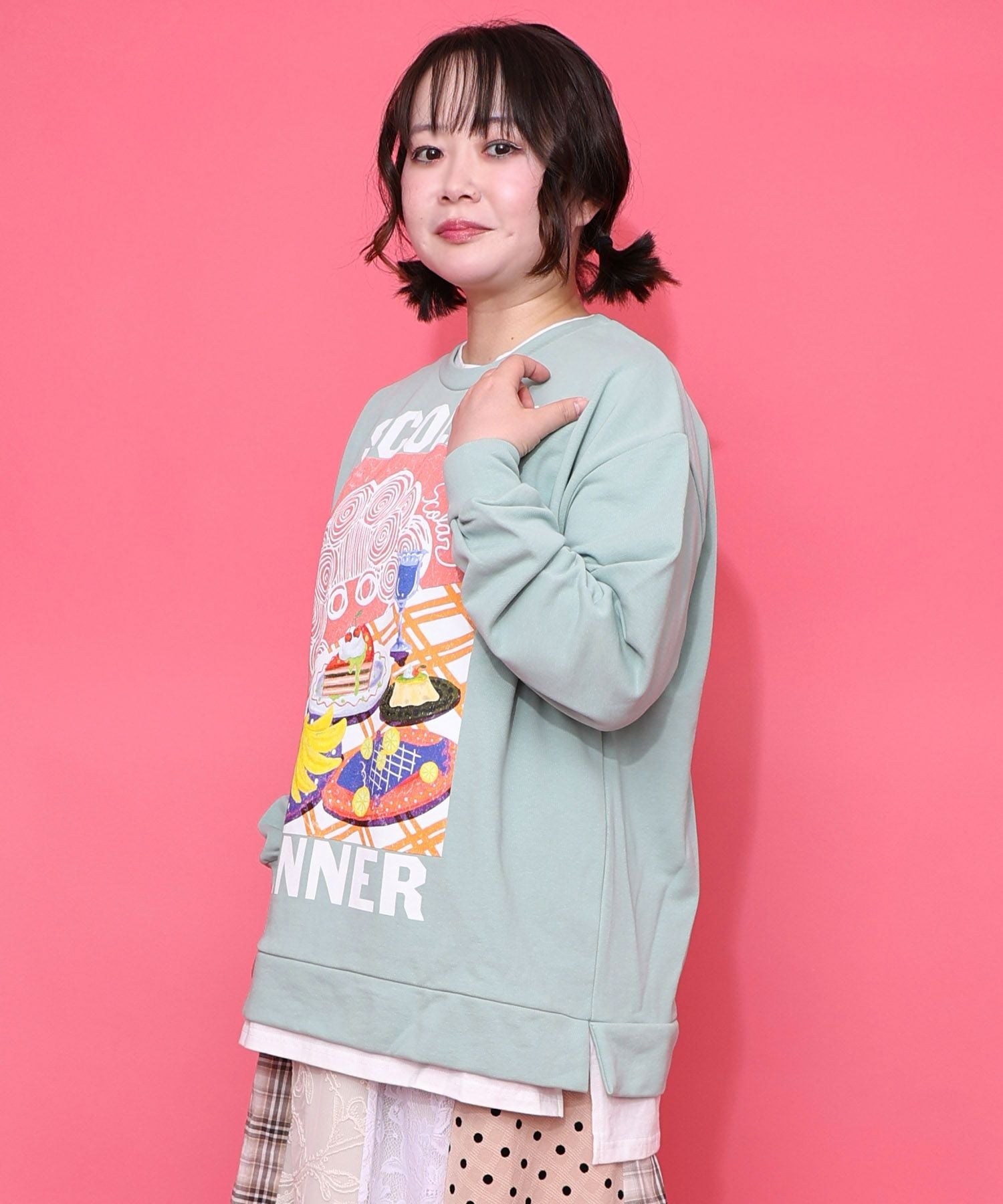 161610：スカラーちゃんの夕食柄レイヤード風配色プルオーバーの通販