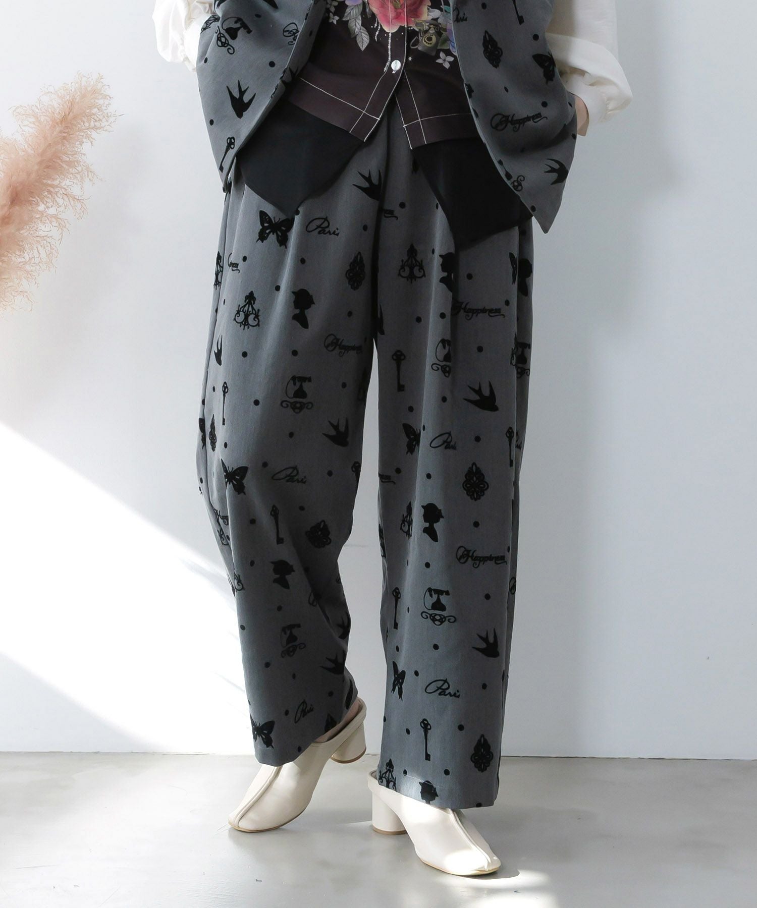 561209：アンティーク調フロッキープリントパンツの通販-ScoLar