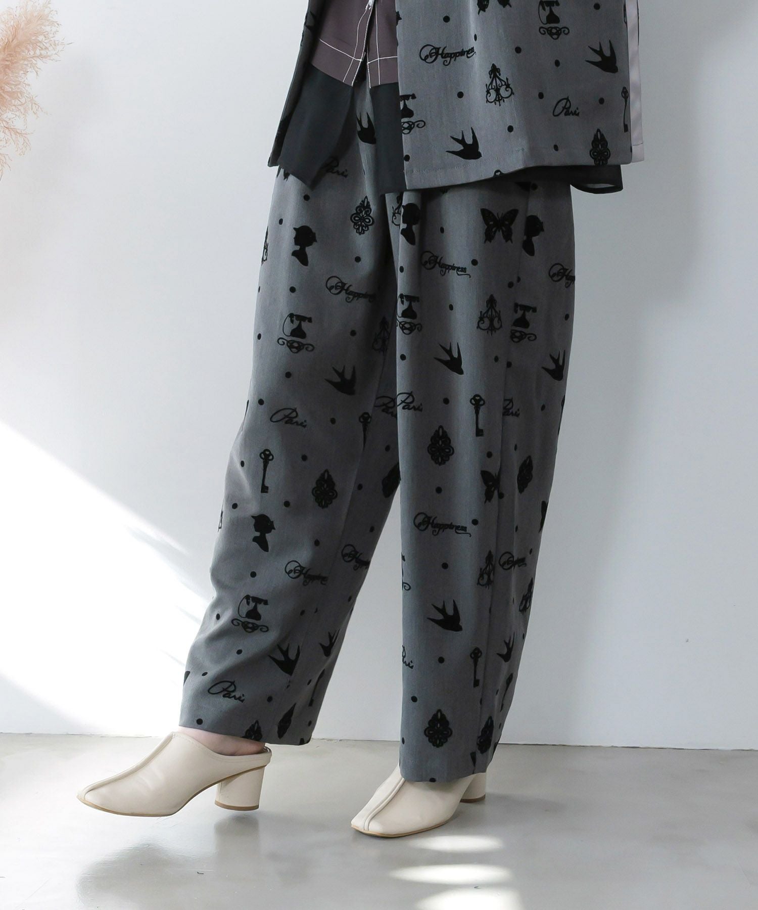 561209：アンティーク調フロッキープリントパンツの通販-ScoLar