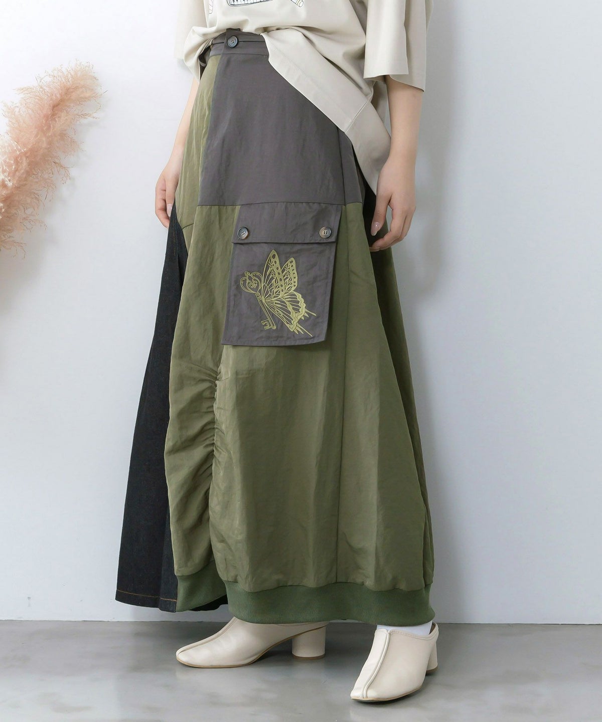 蝶鍵モチーフ刺繍 ナイロン×デニム切替配色スカート-4