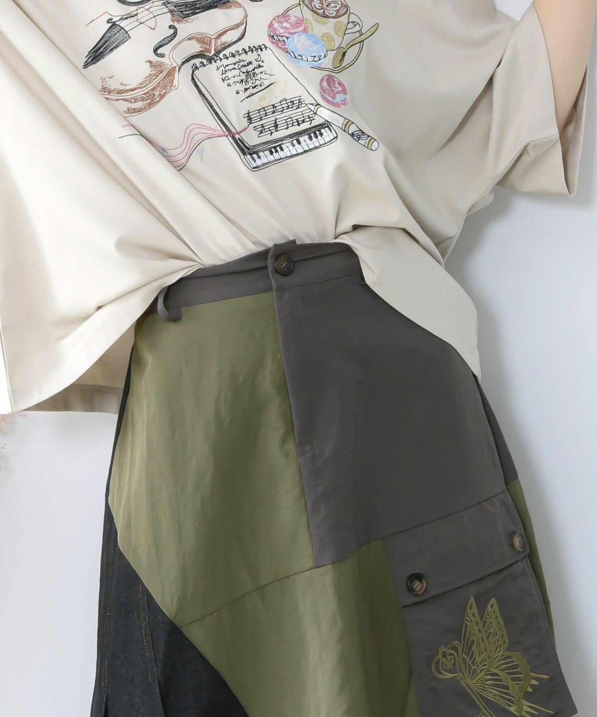 蝶鍵モチーフ刺繍 ナイロン×デニム切替配色スカート-7