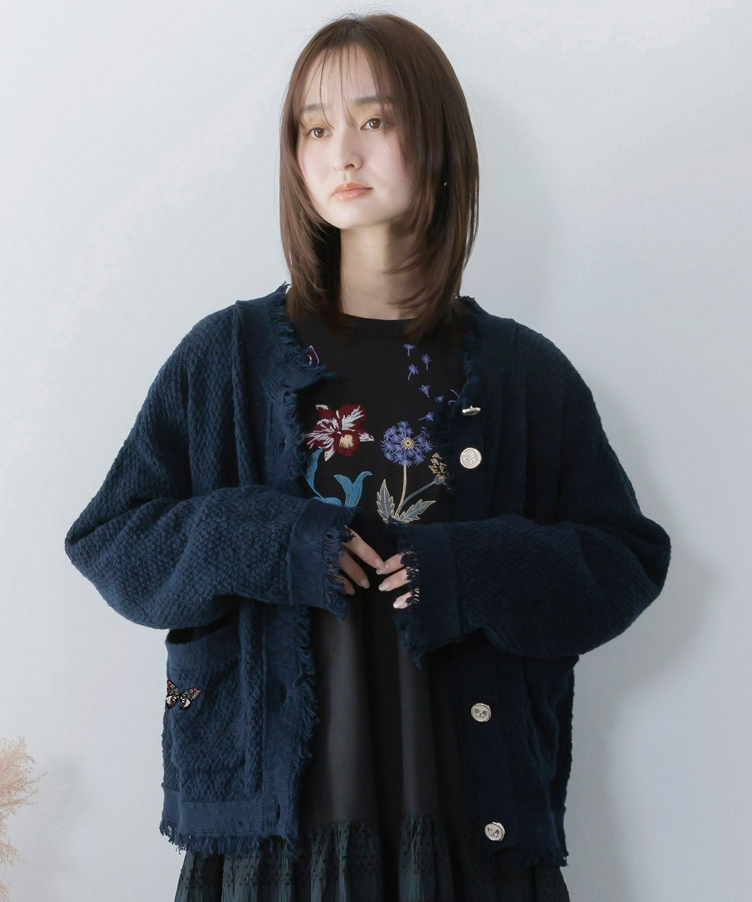 561219：蝶刺繍×蝶ボタン付きニットカーディガンの通販-ScoLar