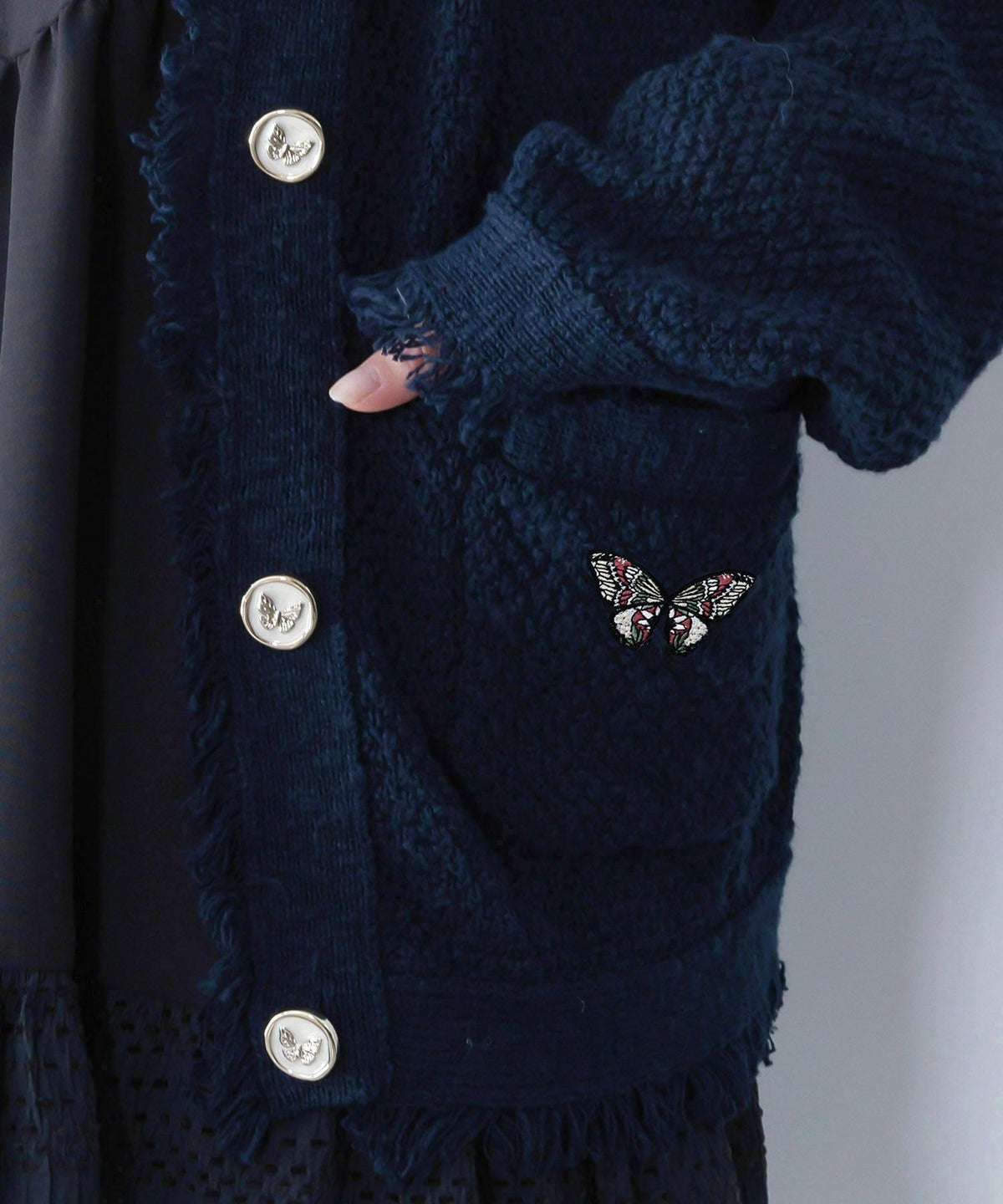 蝶刺繍×蝶ボタン付きニットカーディガン-8