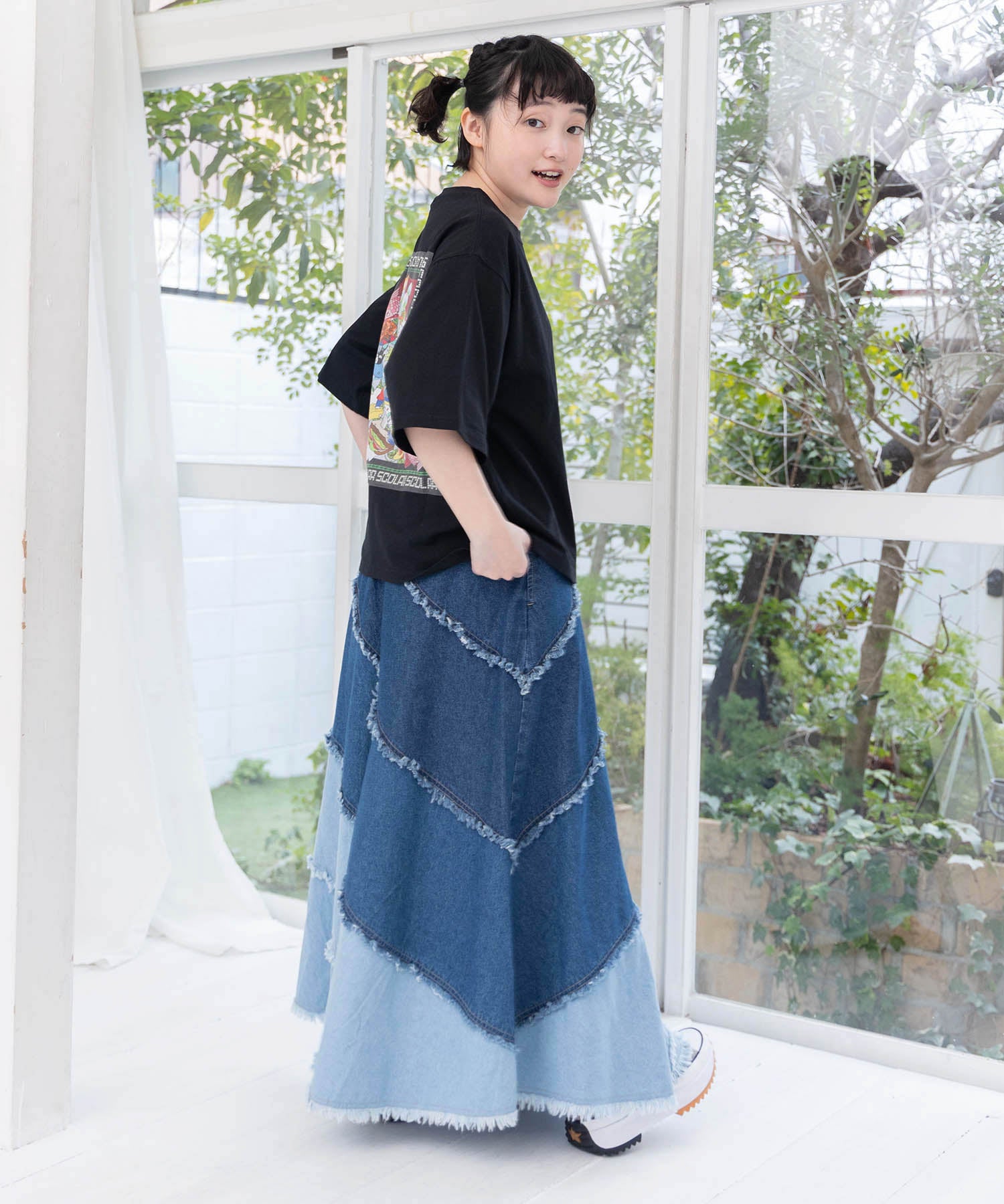 161654：蝶刺繍or配色 スパイラル切替フリンジデニムスカートの通販-ScoLar