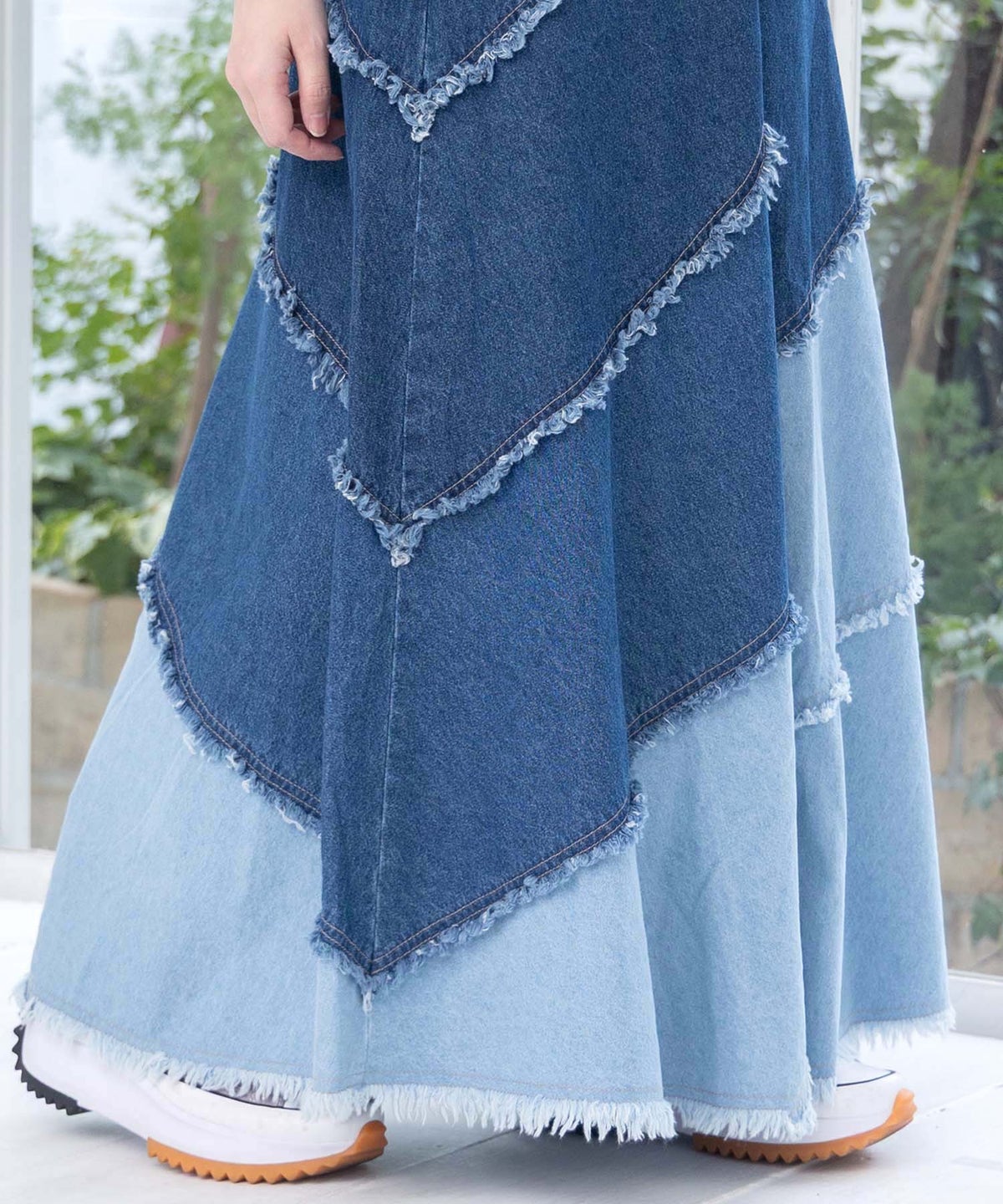 蝶刺繍or配色 スパイラル切替フリンジデニムスカート-18