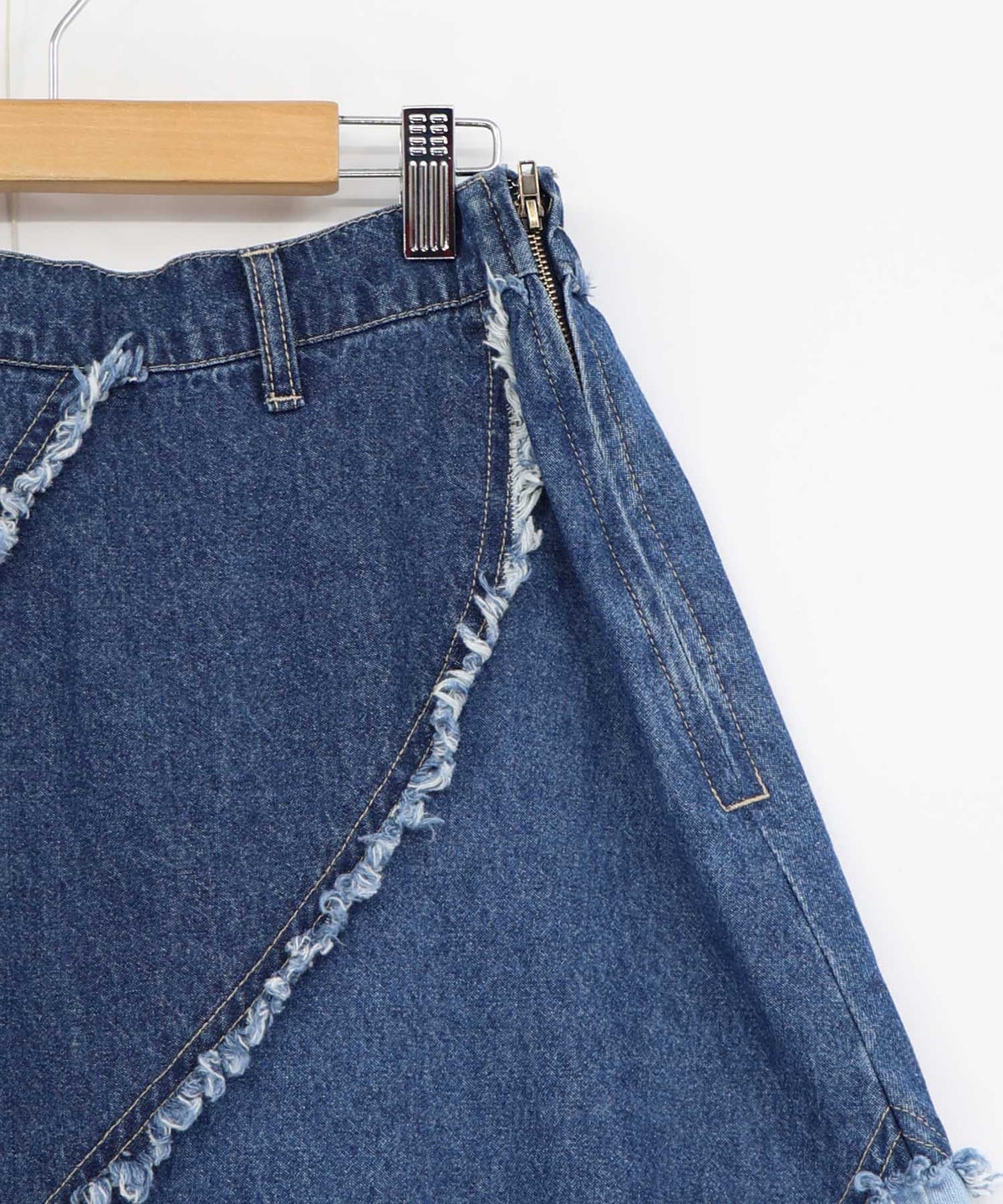 蝶刺繍or配色 スパイラル切替フリンジデニムスカート-24