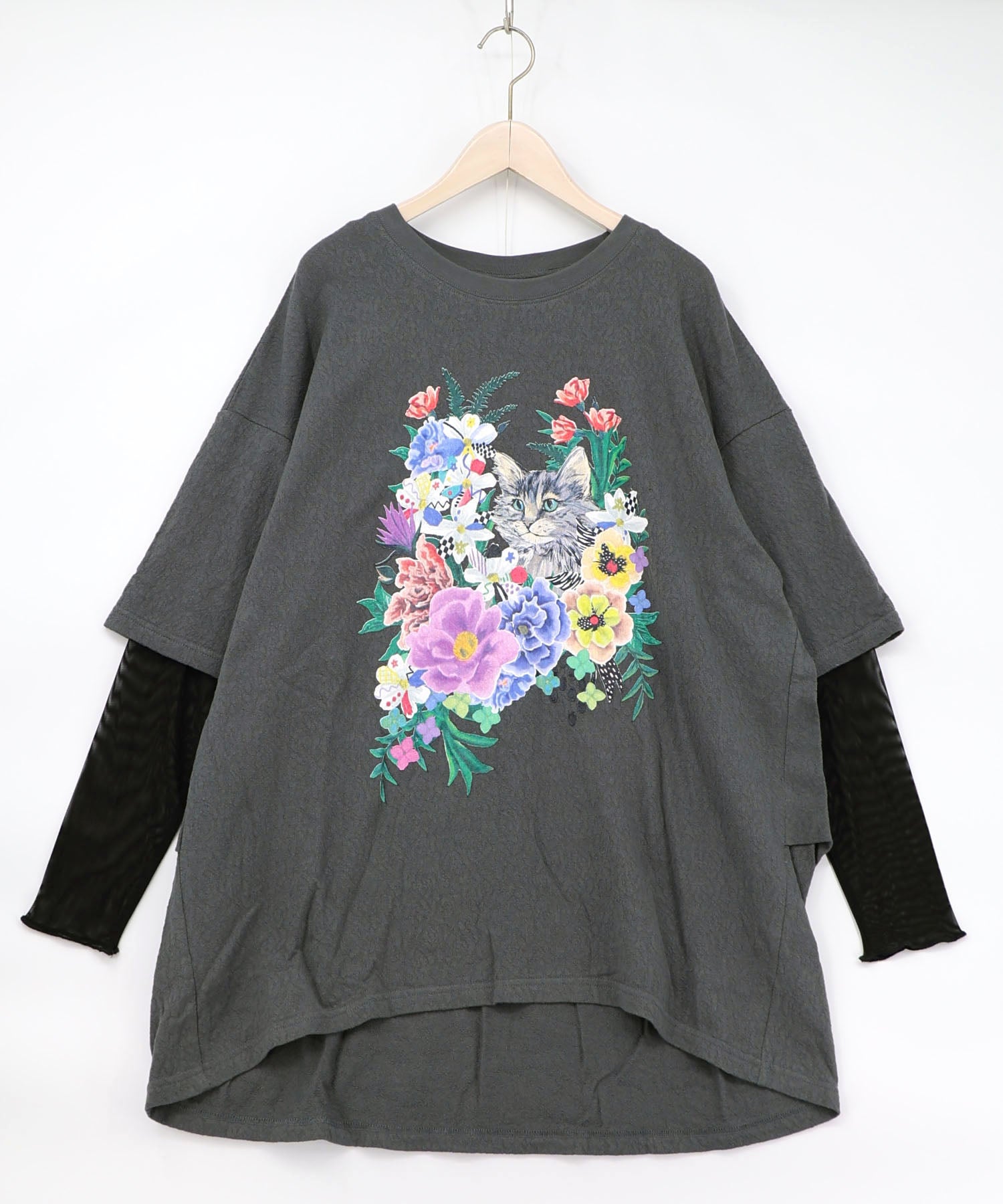 161649：ソフトチュール×花ネコ柄 レイヤード風プルオーバーの通販-ScoLar