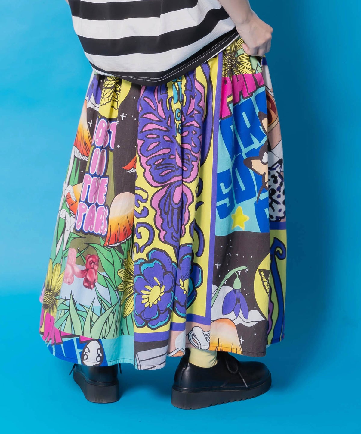 蝶々とキノコのコラージュ柄スカート-5