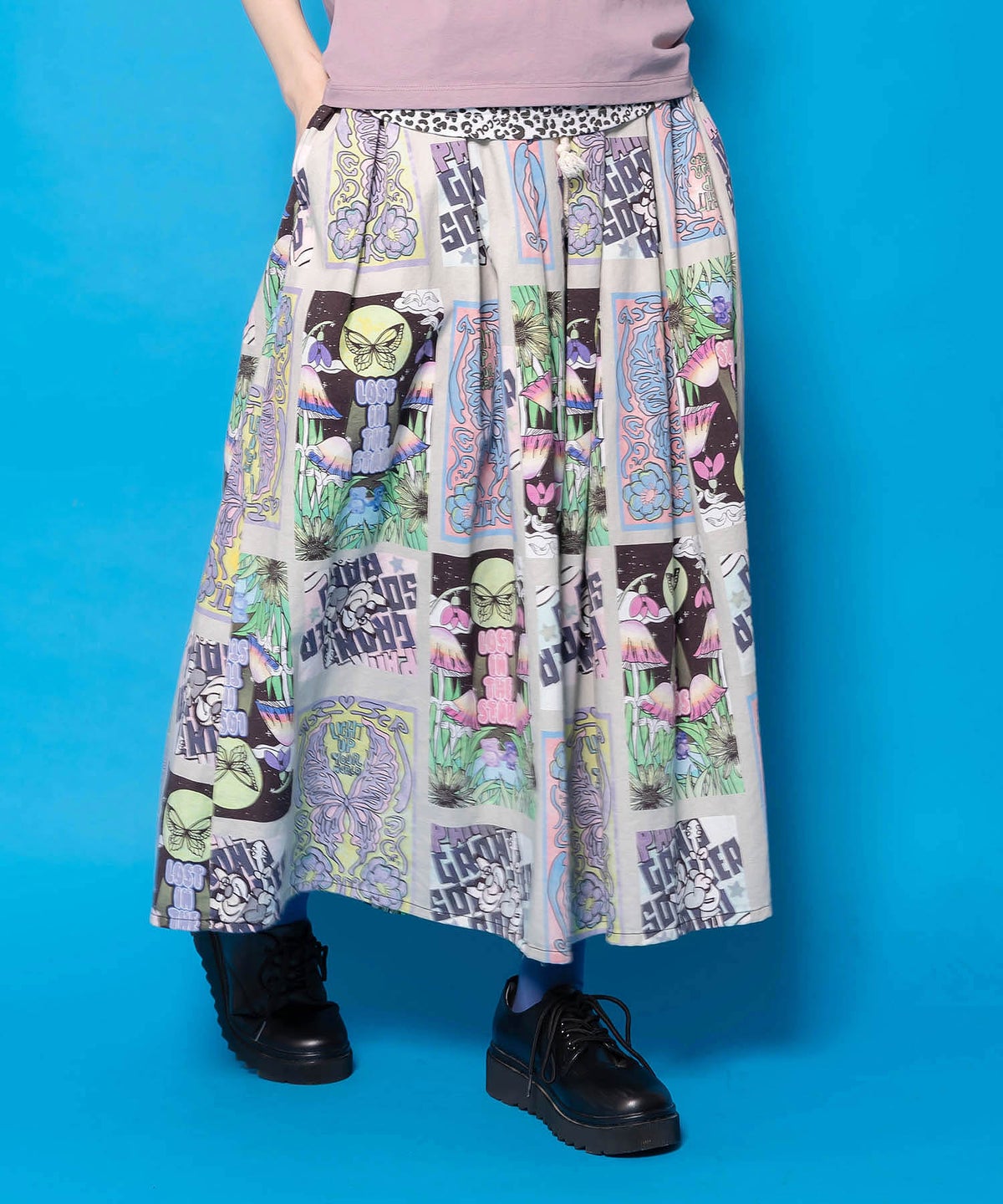 蝶々とキノコのコラージュ柄スカート-9