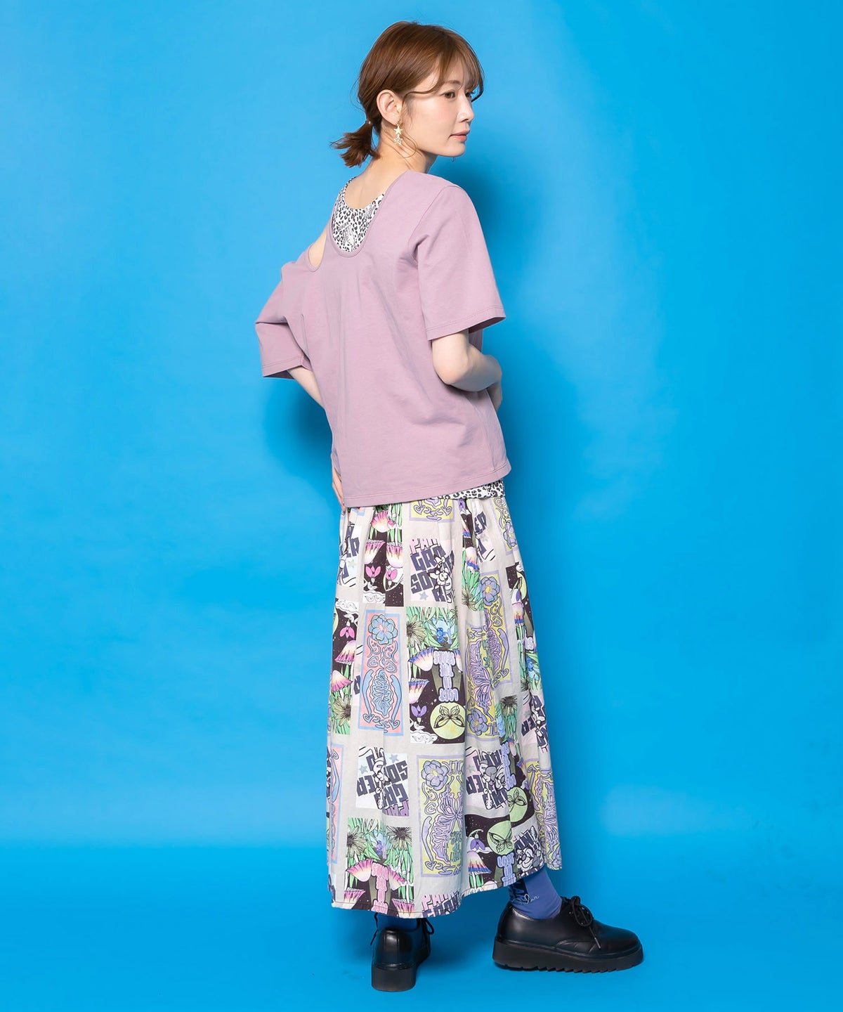 蝶々とキノコのコラージュ柄スカート-11