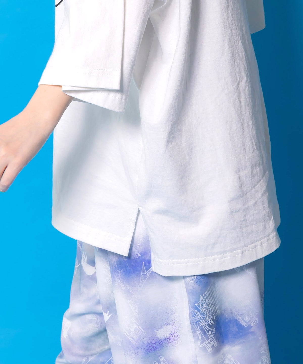 カセットテープにからまるネコTシャツ-8