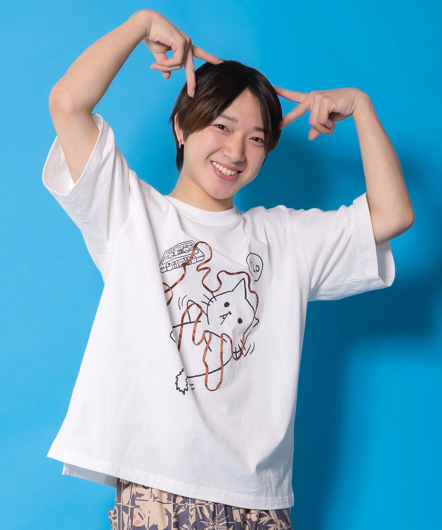 361121：カセットテープにからまるネコTシャツの通販-ScoLar