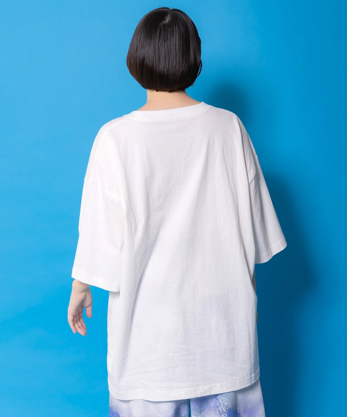 しっぽ飛び出しサメニャン柄Tシャツ-4