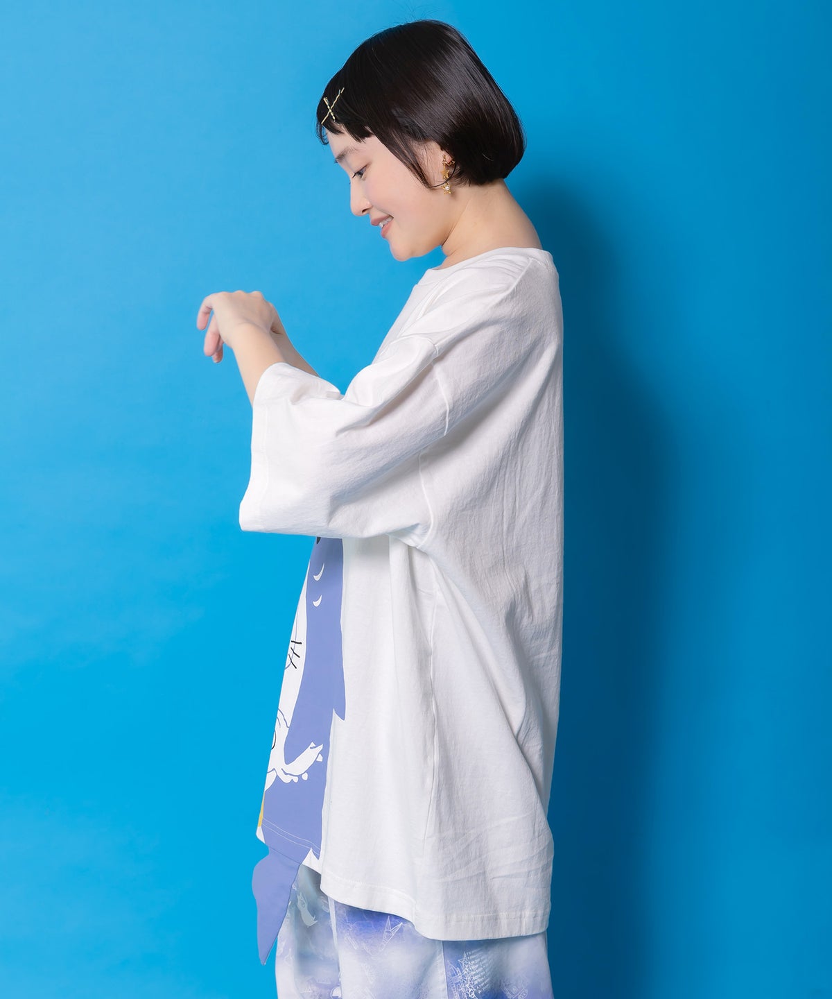 しっぽ飛び出しサメニャン柄Tシャツ-5