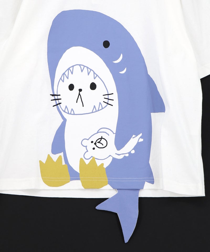 しっぽ飛び出しサメニャン柄Tシャツ-11