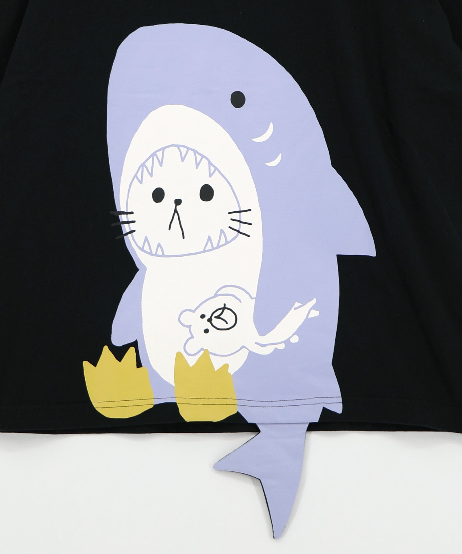 361120：しっぽ飛び出しサメニャン柄Tシャツの通販-ScoLar