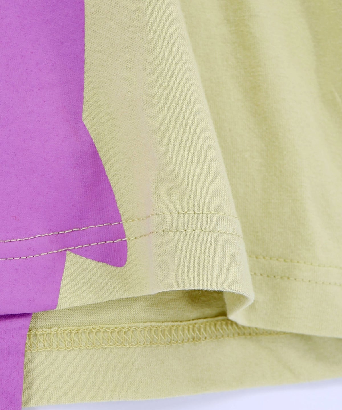 しっぽ飛び出しサメニャン柄Tシャツ-19