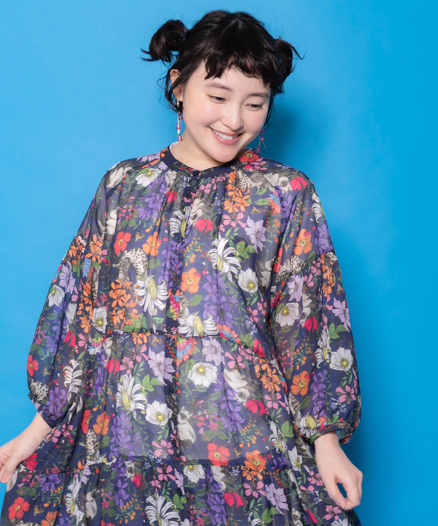 161674：花ネコ柄シアー素材ティアードシャツワンピの通販-ScoLar