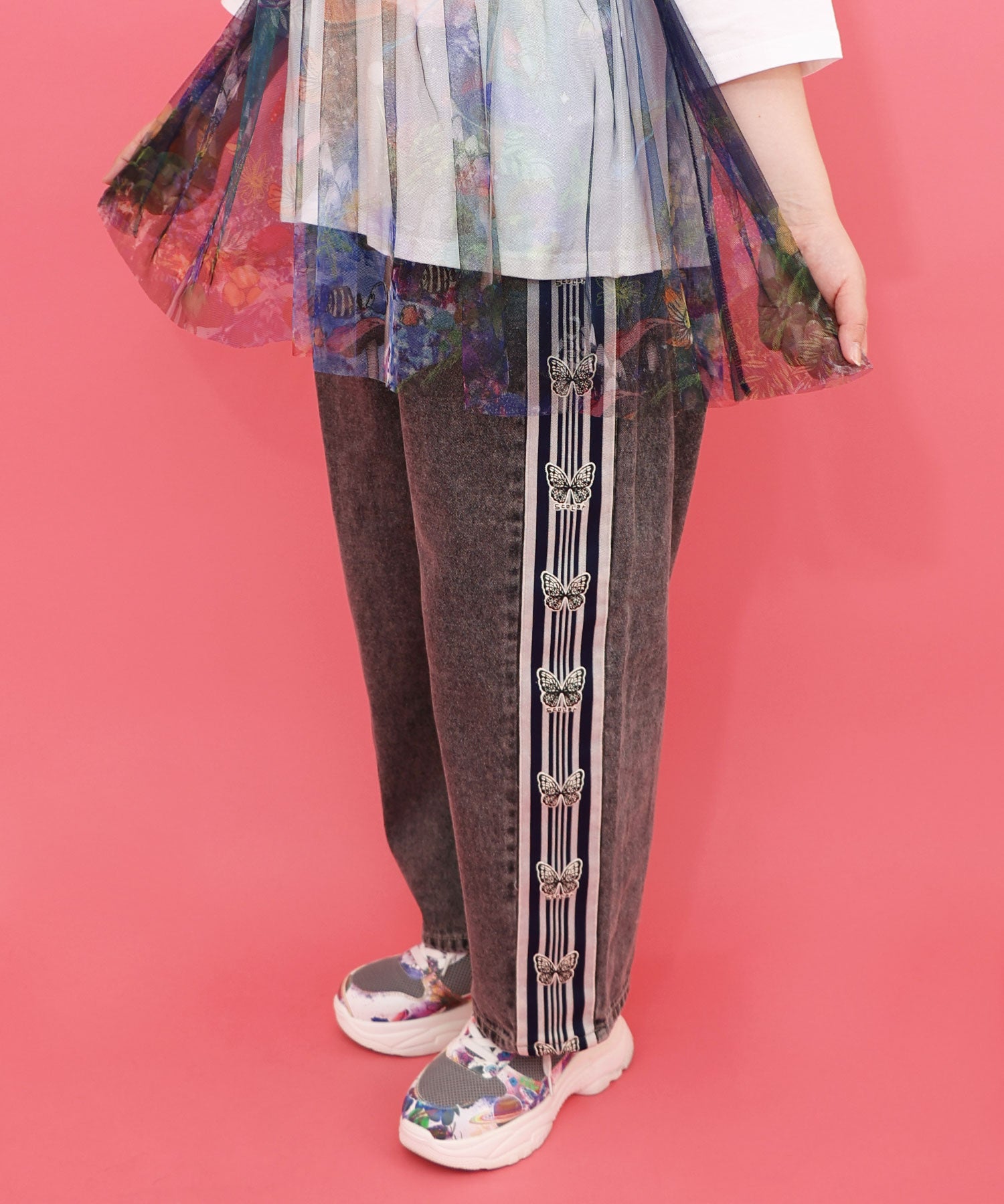 161672：蝶ラインテープ付きデニムパンツの通販-ScoLar