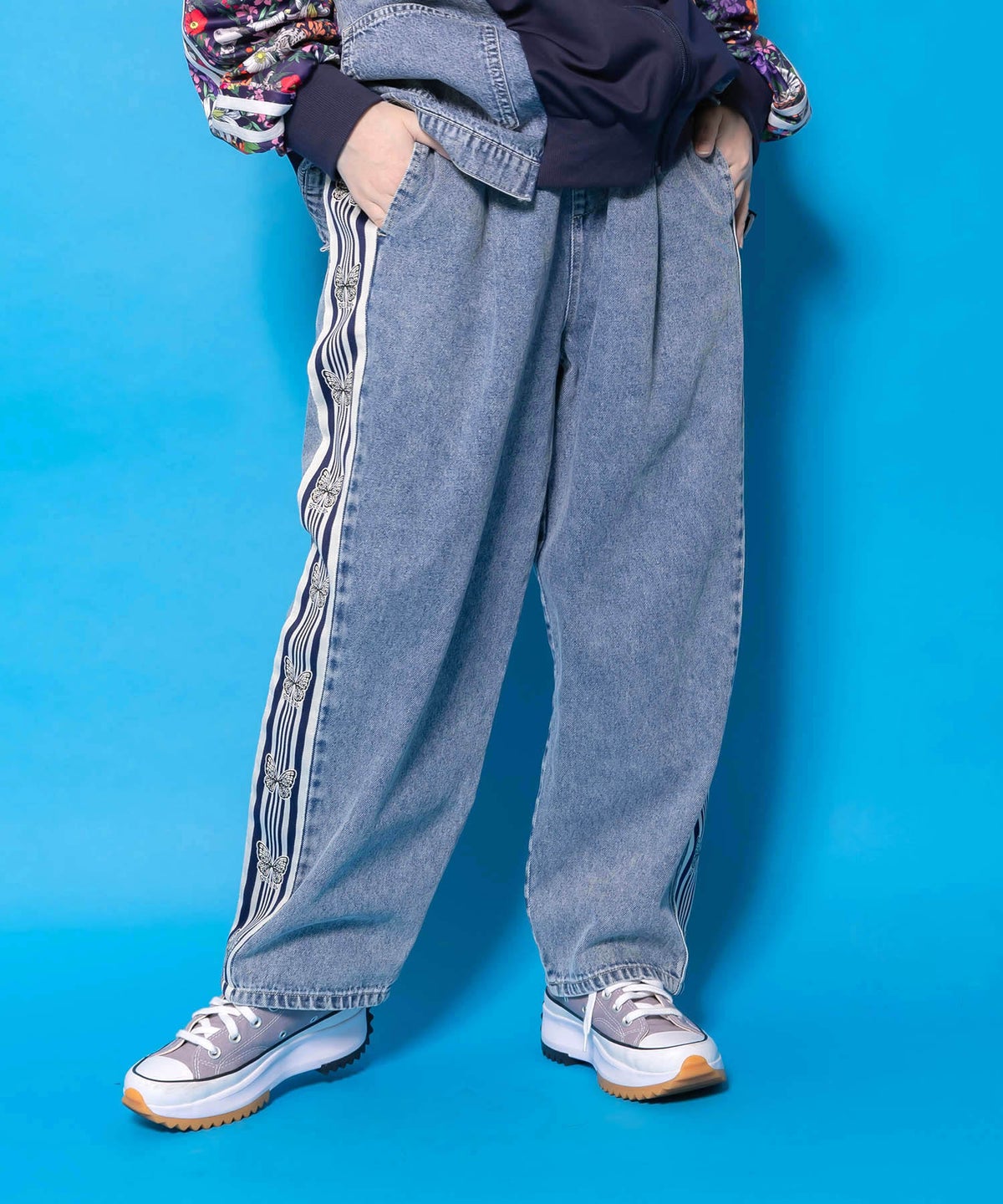 蝶ラインテープ付きデニムパンツ-5