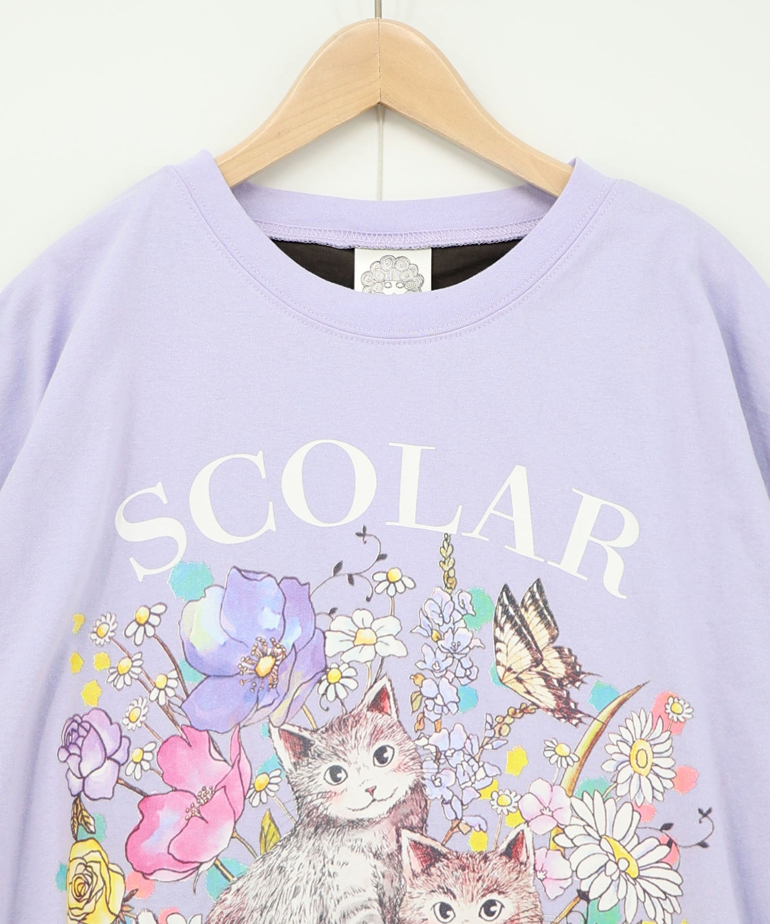 161651：花ネコピクニック柄配色Tシャツの通販-ScoLar
