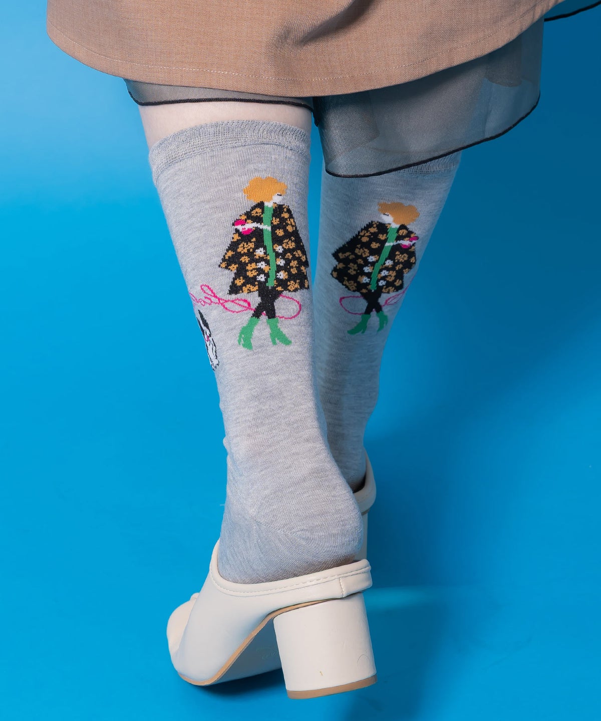 スカラー犬の散歩柄ソックス-1