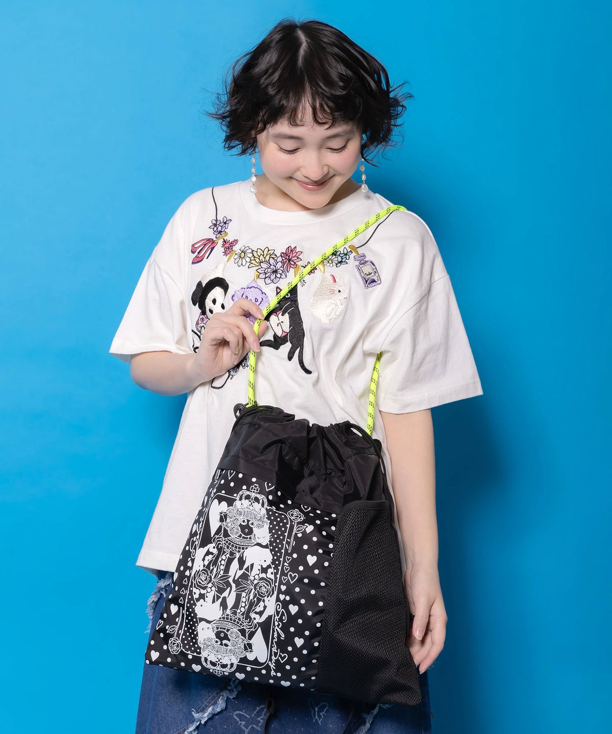 ハートの女王スカラーちゃん柄配色バッグ-3