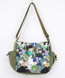 スカラーと女の子がいっぱい柄ショルダーバッグ-13