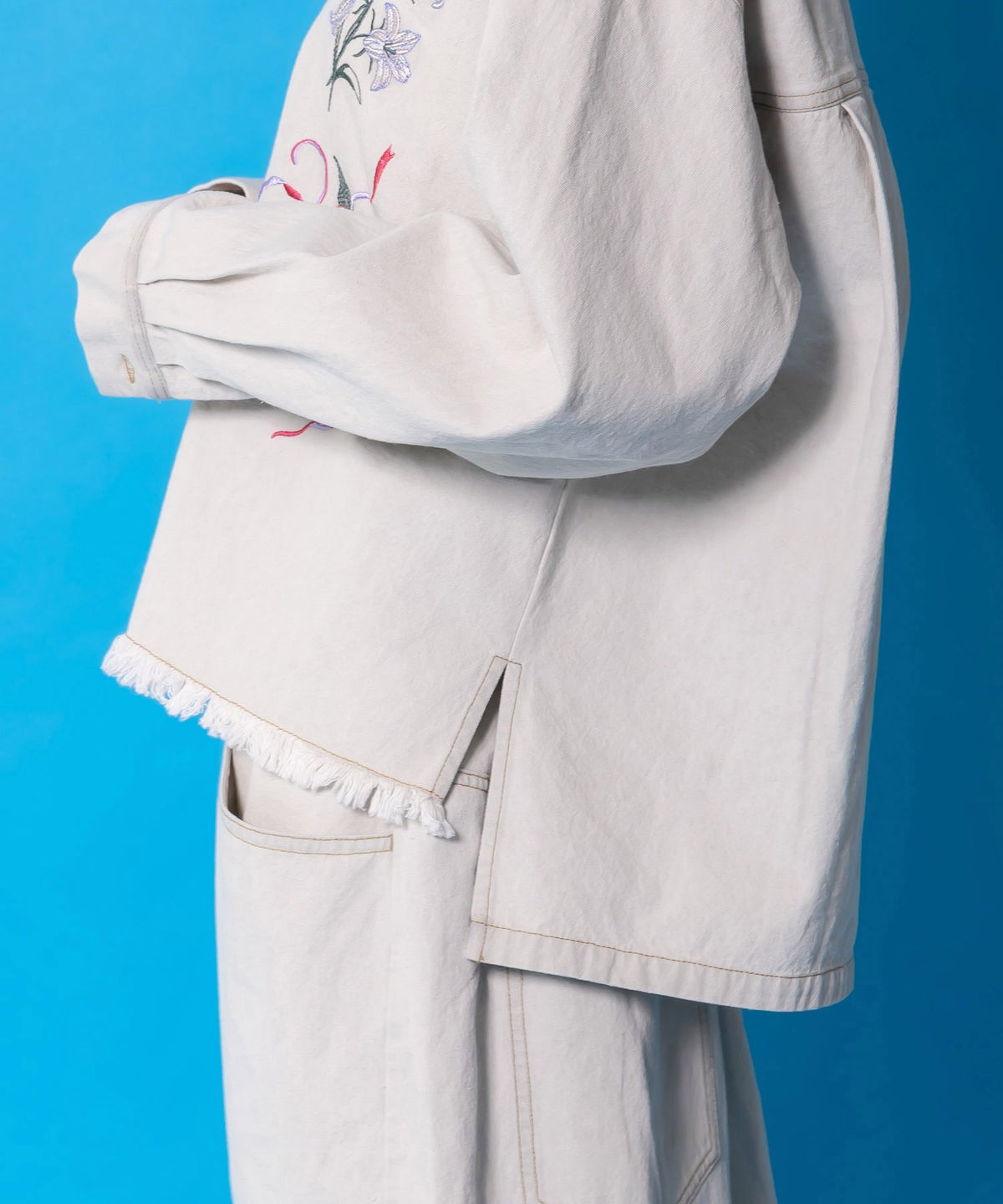 花蝶刺繍すそフリンジ入りデニムシャツ-9