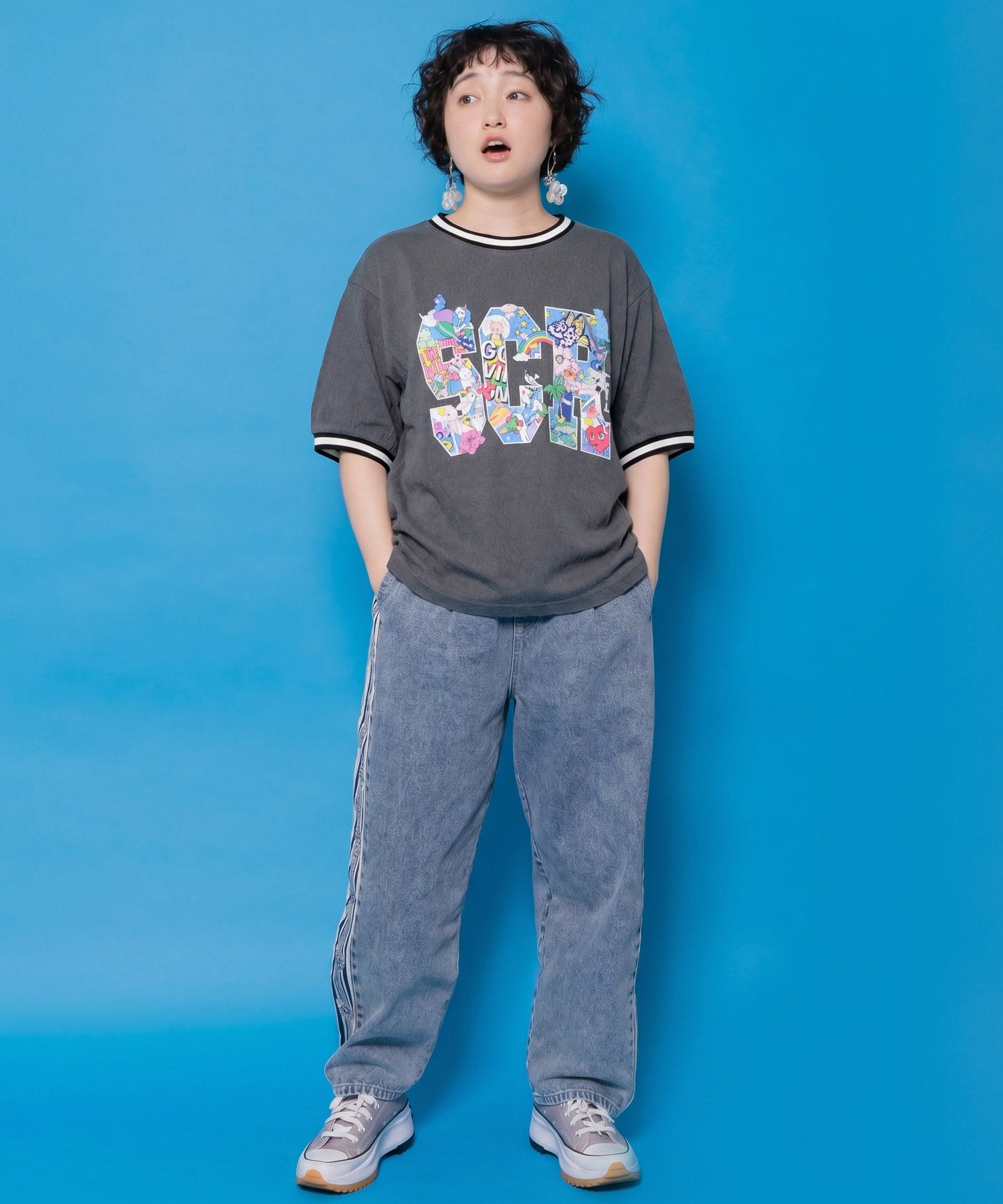 161648：カラフルポップ柄ローズジャガードTシャツの通販-ScoLar