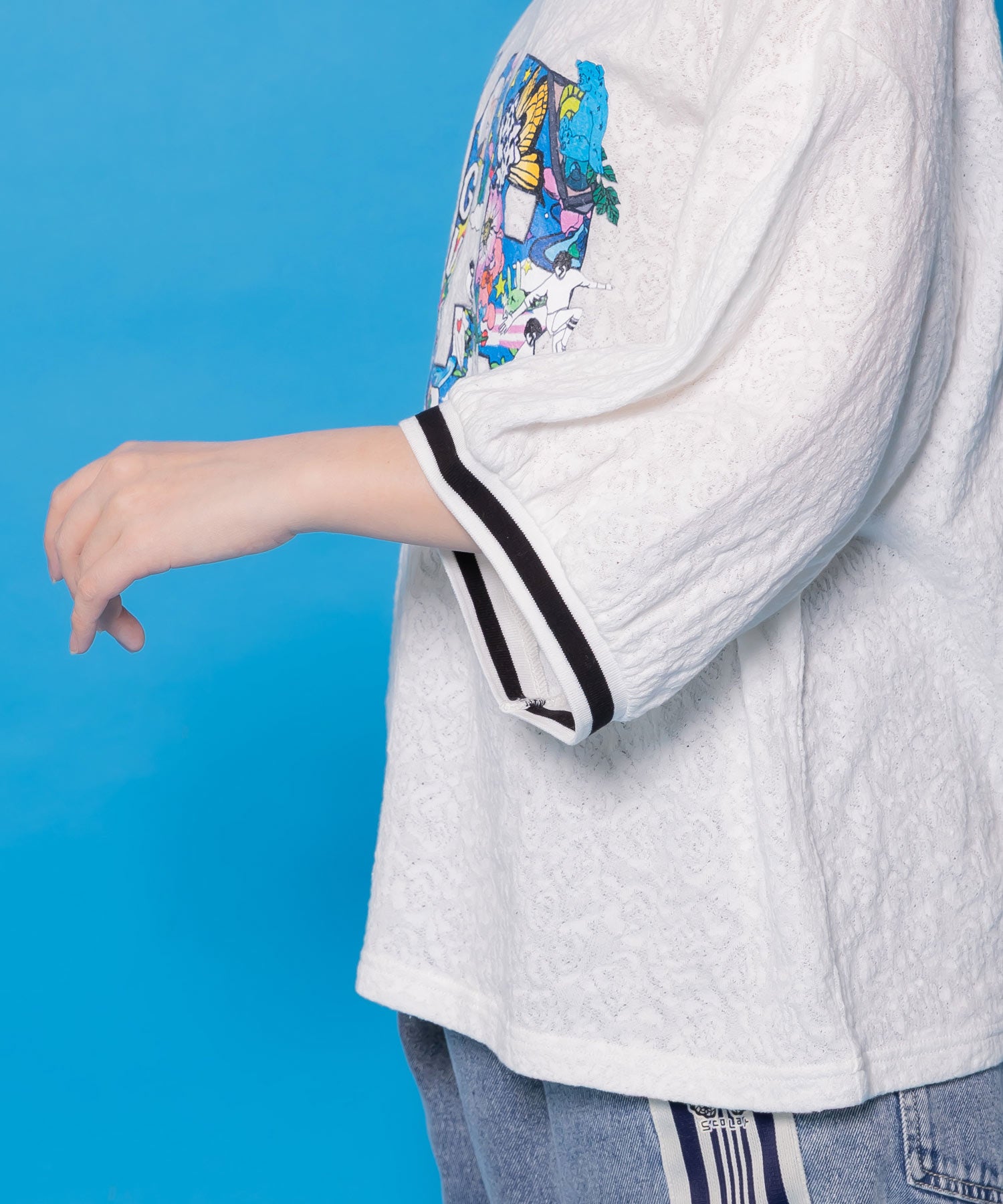 161648：カラフルポップ柄ローズジャガードTシャツの通販-ScoLar