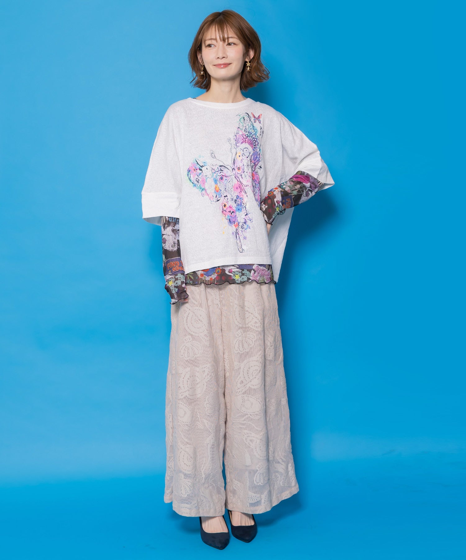 161647：水彩タッチ花蝶プリントTシャツの通販-ScoLar