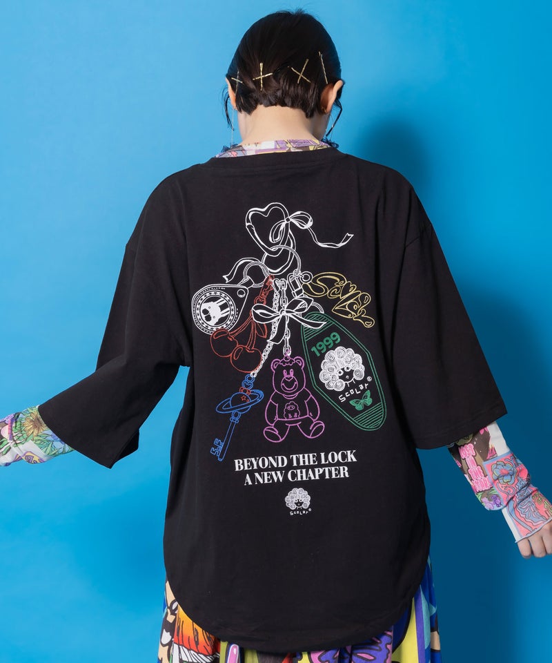 じゃらじゃらスカラーキーホルダー柄Tシャツ-1