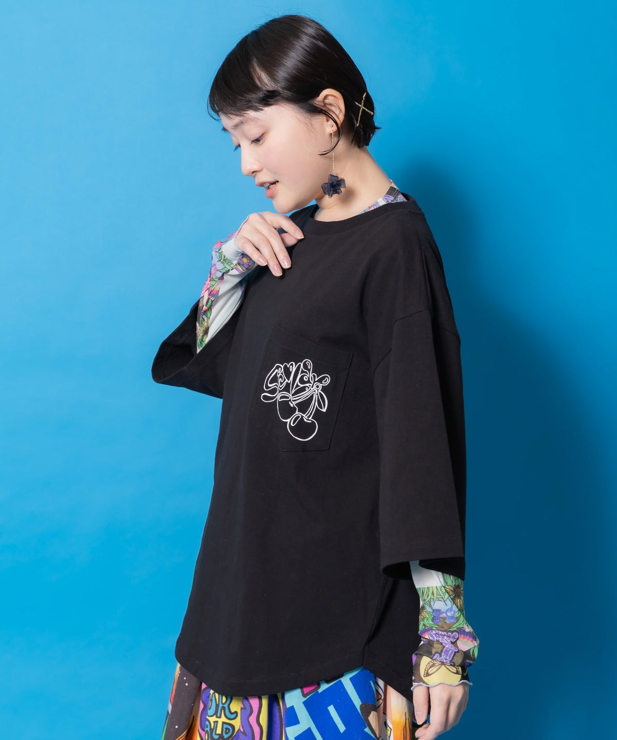 じゃらじゃらスカラーキーホルダー柄Tシャツ-4