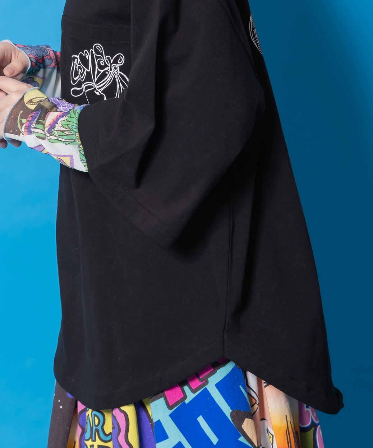 じゃらじゃらスカラーキーホルダー柄Tシャツ-7