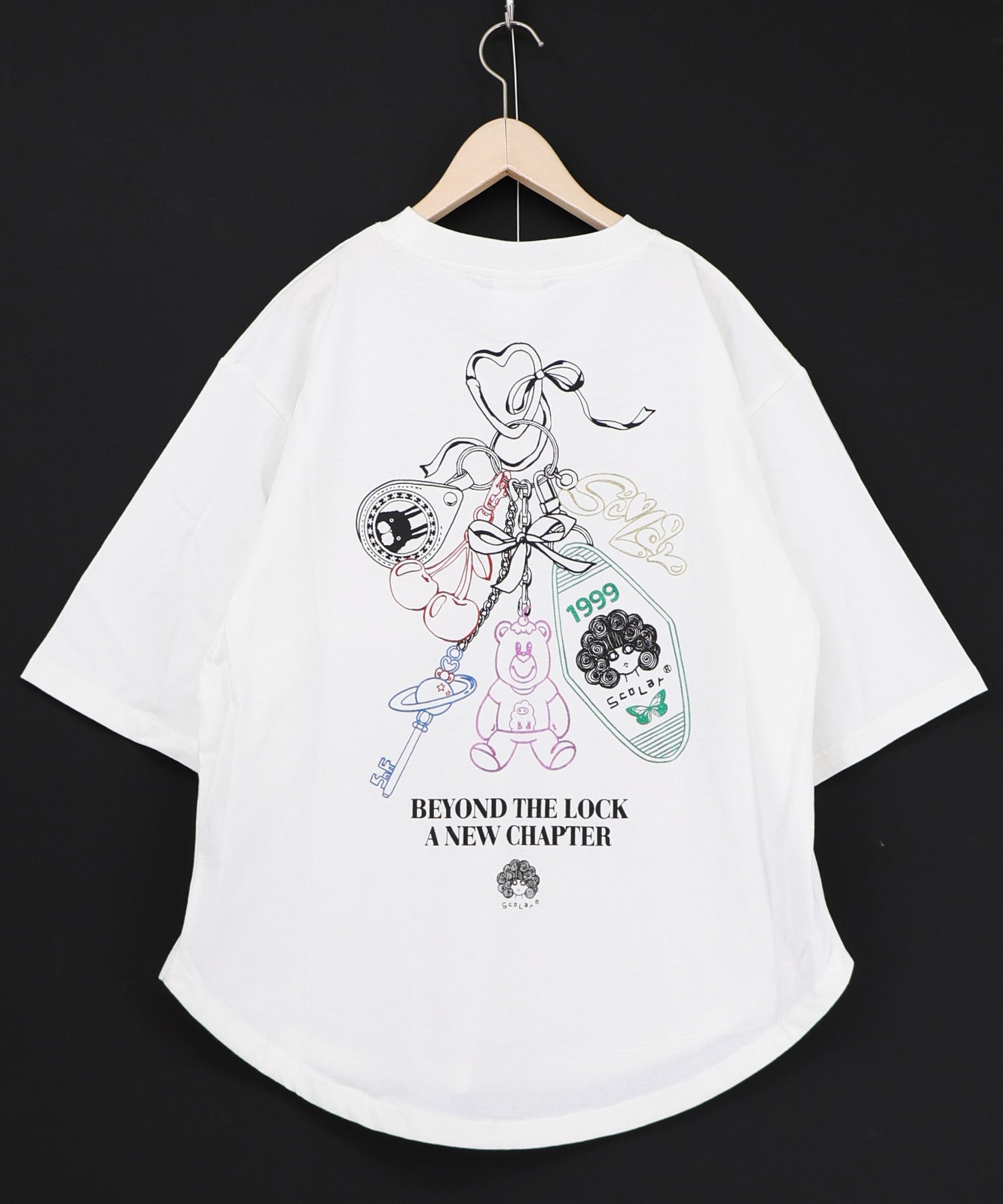 161645：じゃらじゃらスカラーキーホルダー柄Tシャツの通販-ScoLar